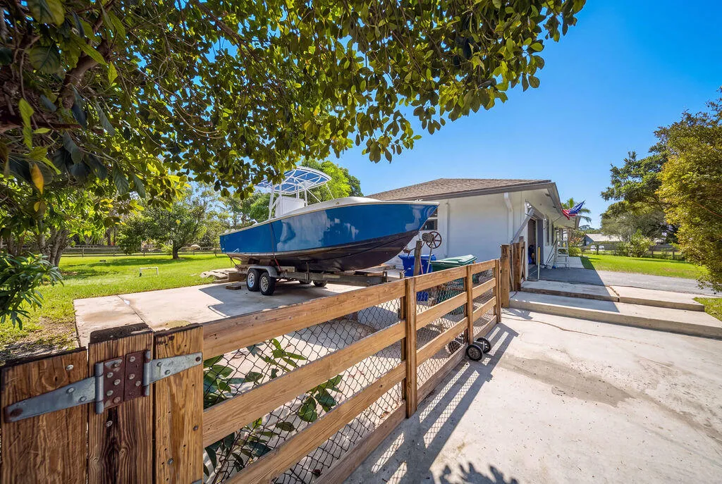 49105