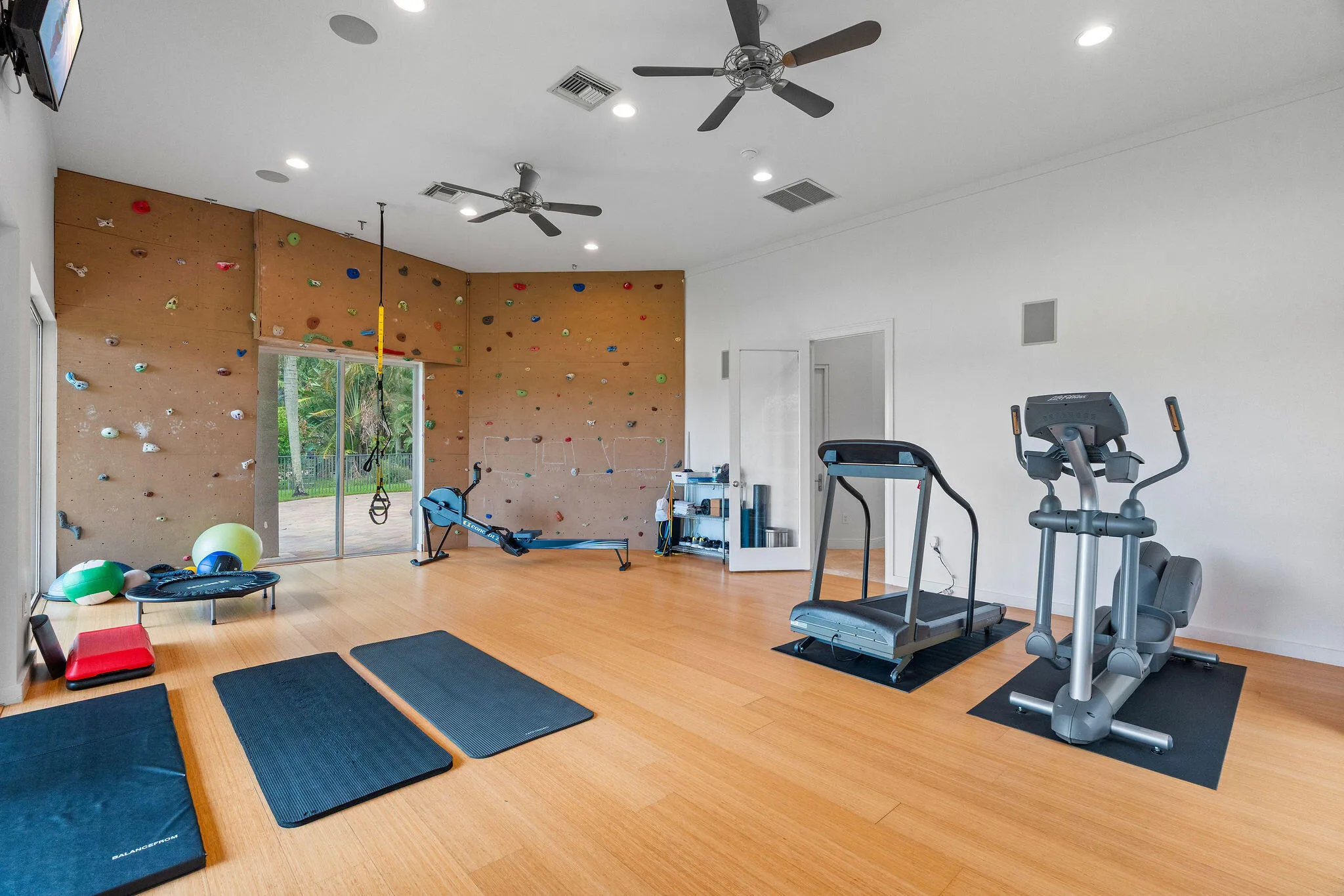 RECREATION / PLAYROOM