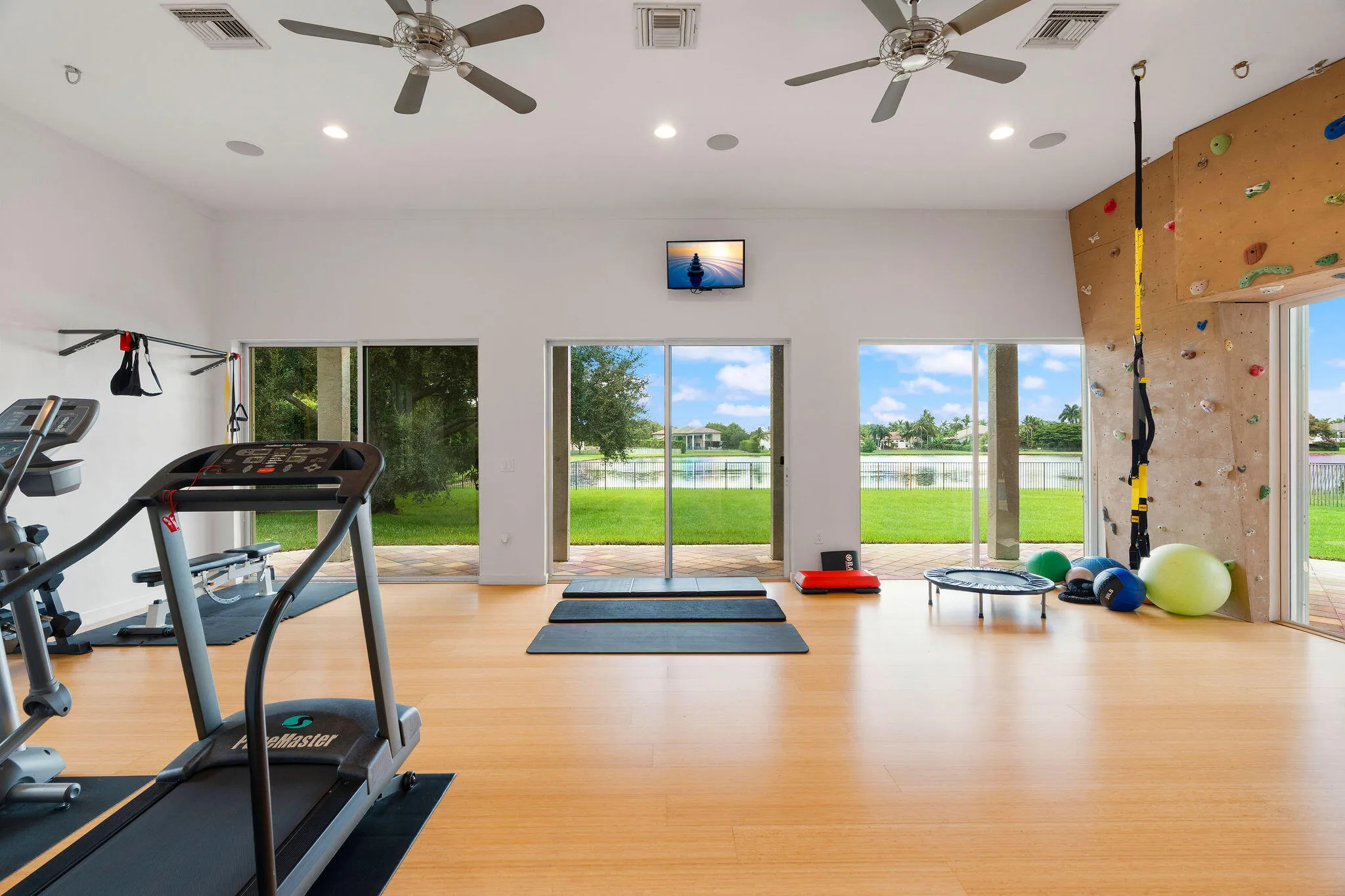 RECREATION / PLAYROOM