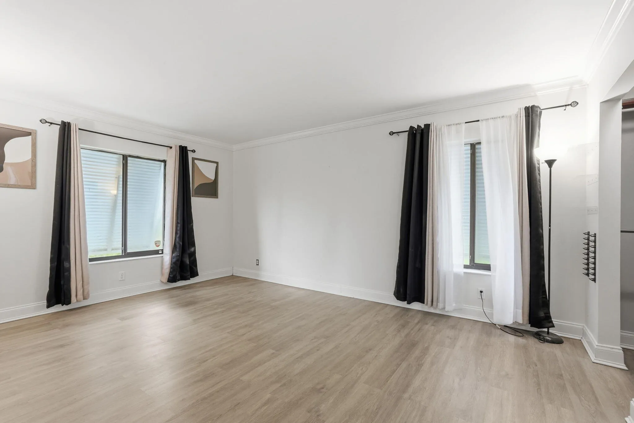 1-web-or-mls-1104_Green_Pine_Boulevard_U