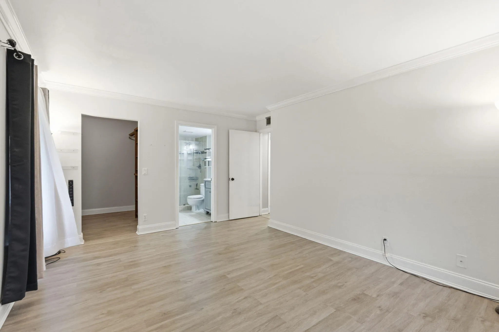 3-web-or-mls-1104_Green_Pine_Boulevard_U