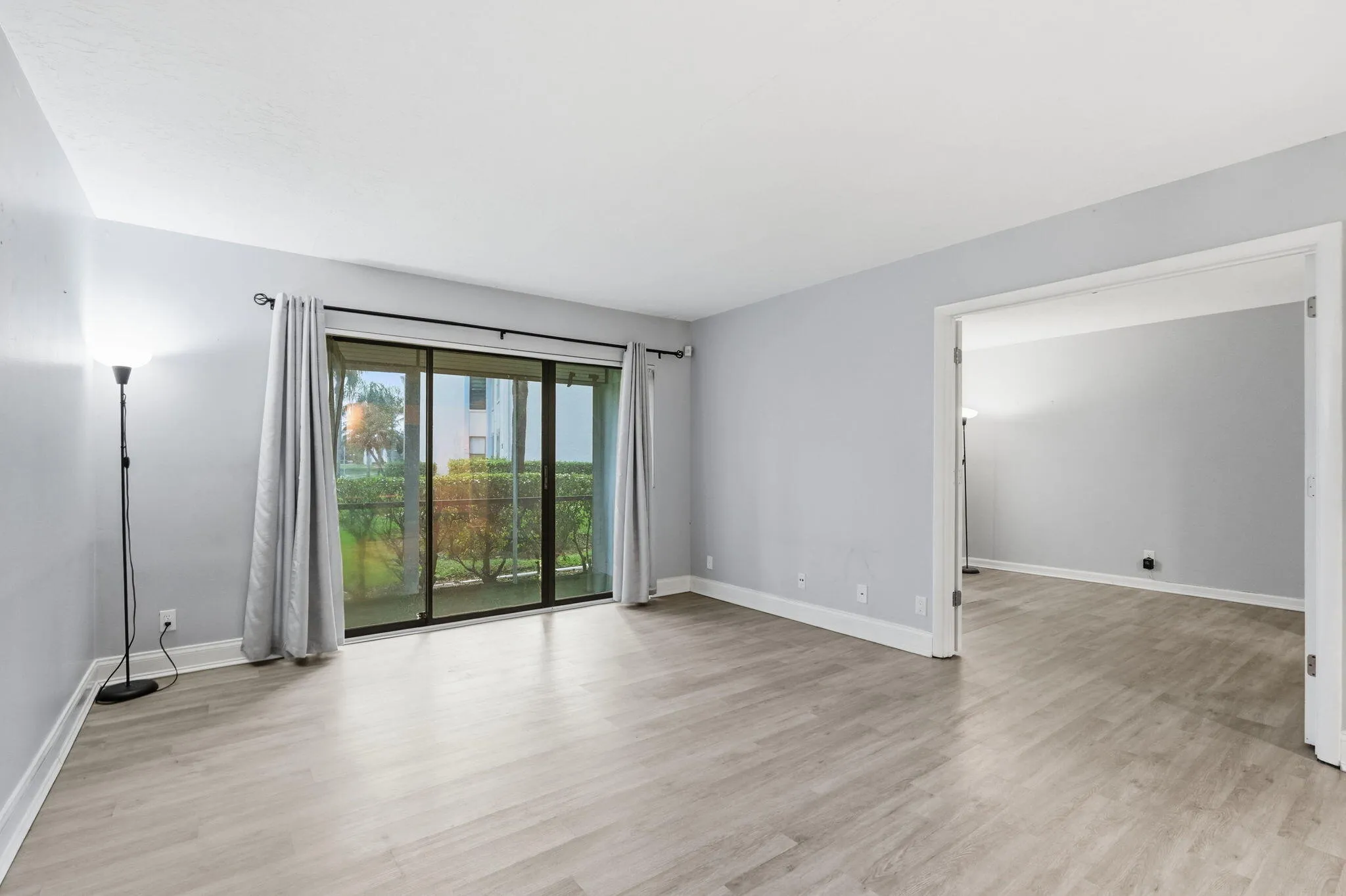 27-web-or-mls-1104_Green_Pine_Boulevard_
