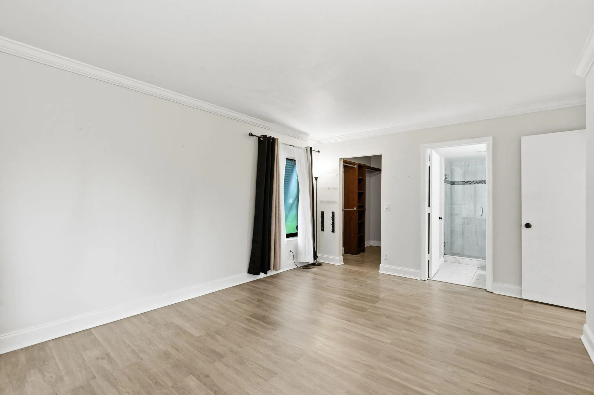 4-web-or-mls-1104_Green_Pine_Boulevard_U