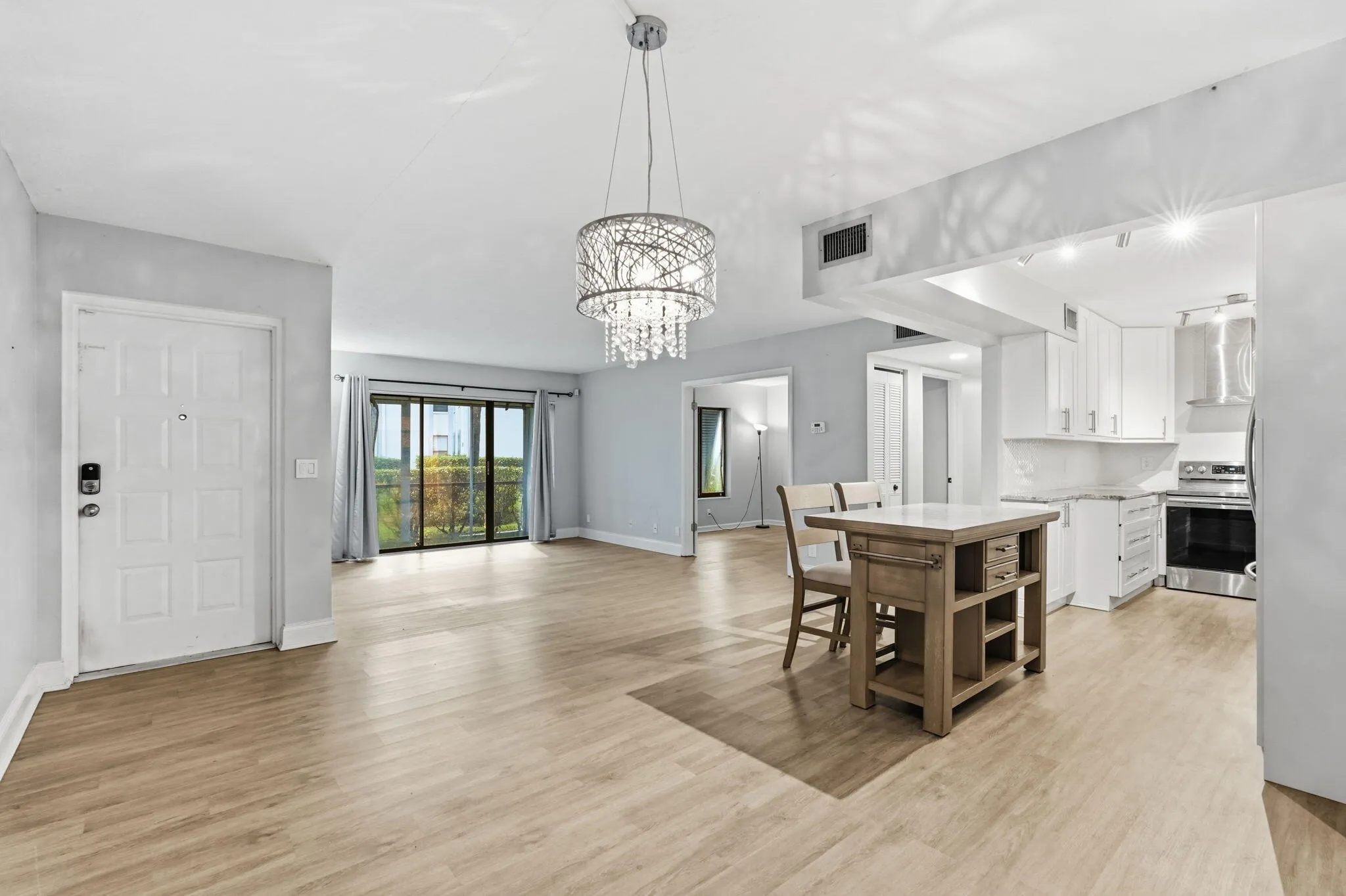 16-web-or-mls-1104_Green_Pine_Boulevard_