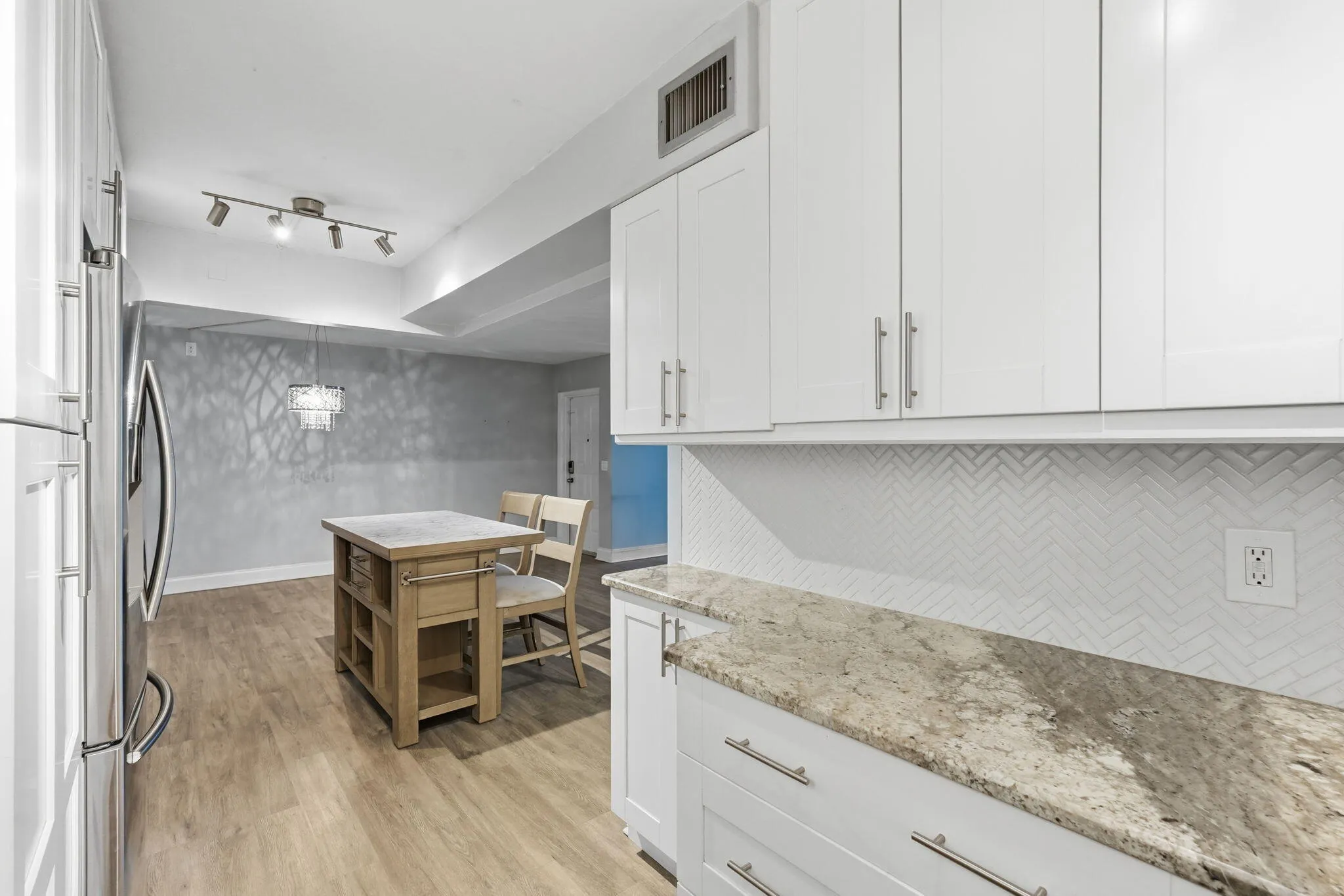 21-web-or-mls-1104_Green_Pine_Boulevard_