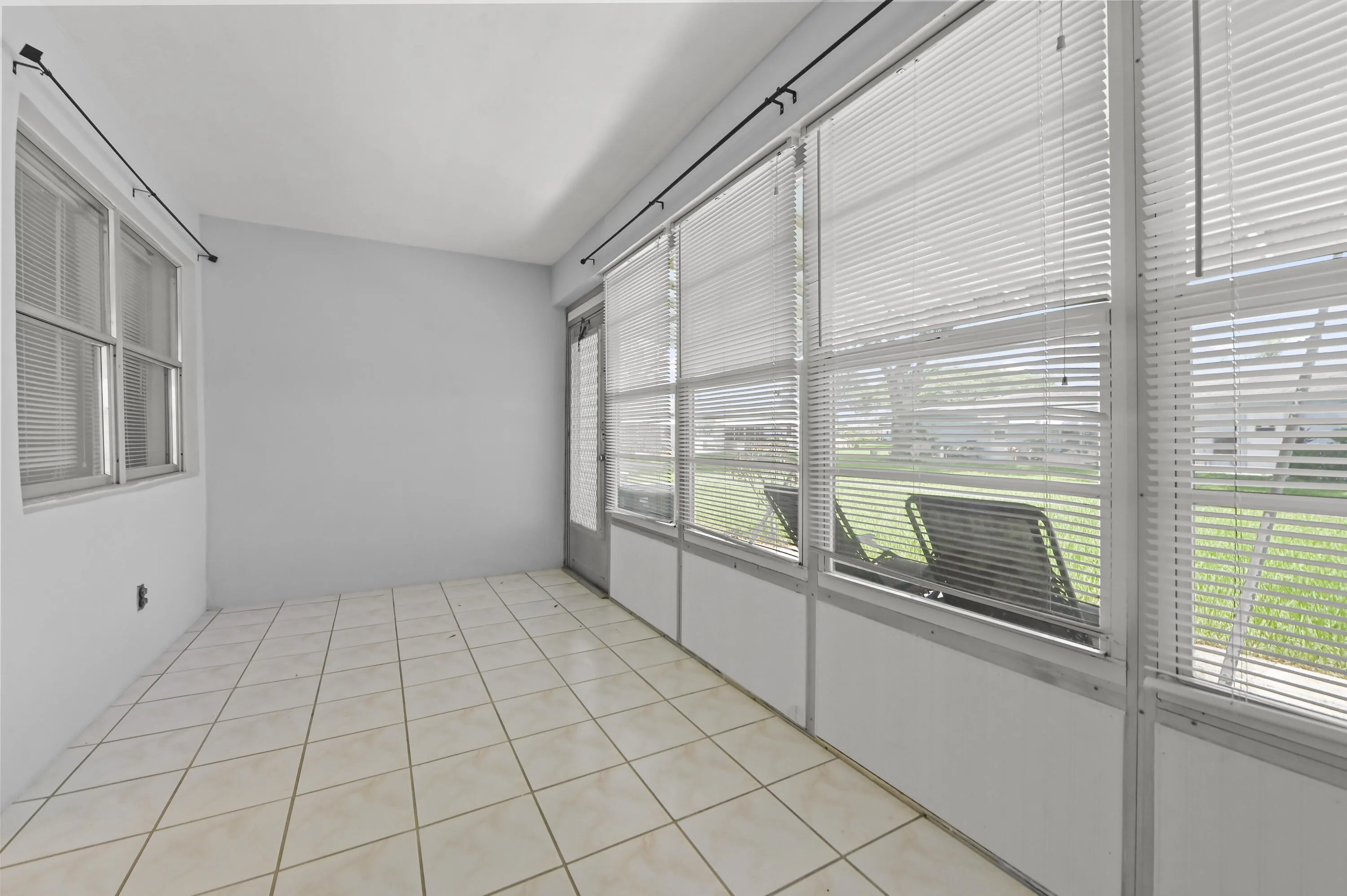 23 Patio 02