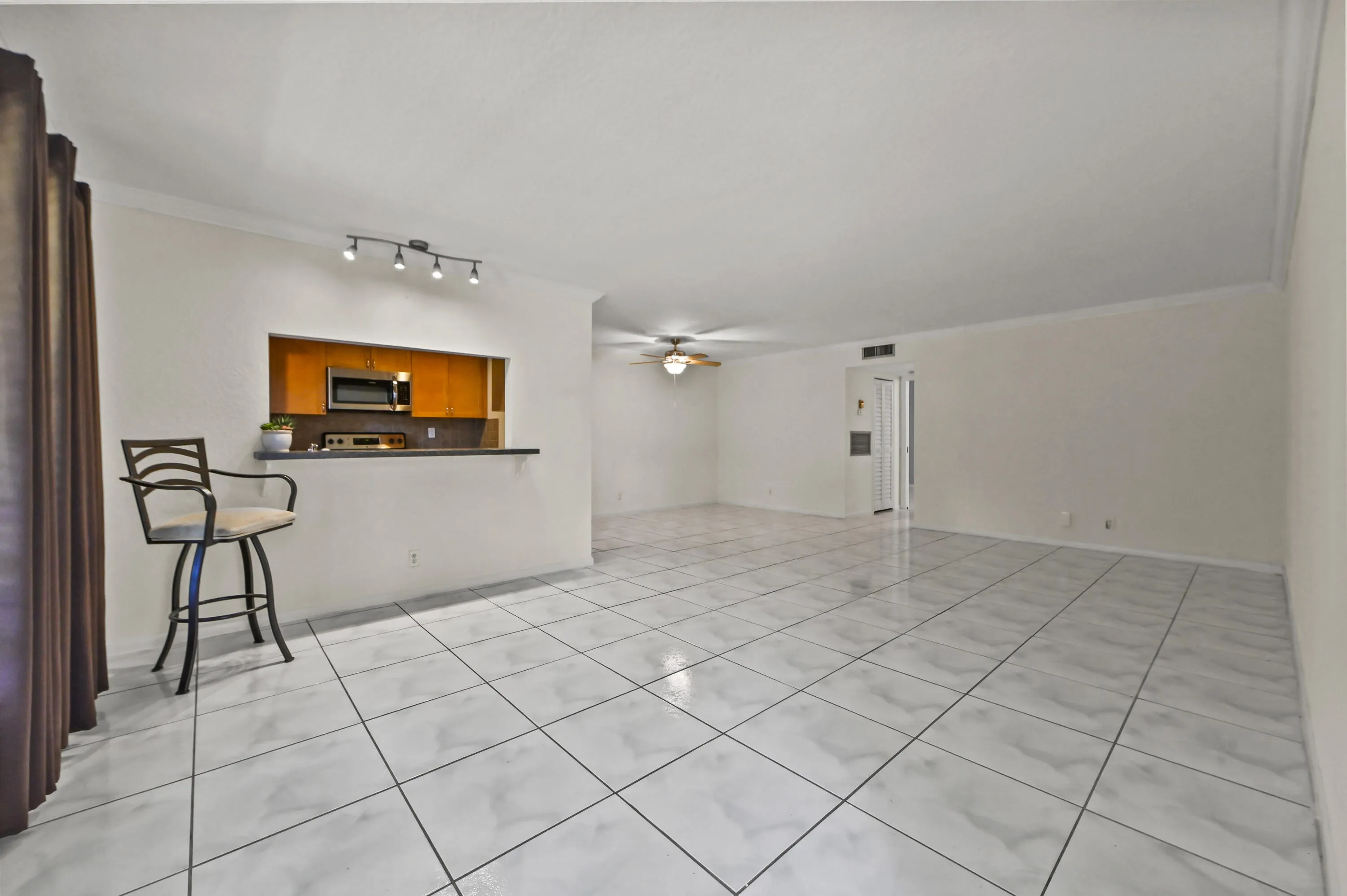 06 Living room 01