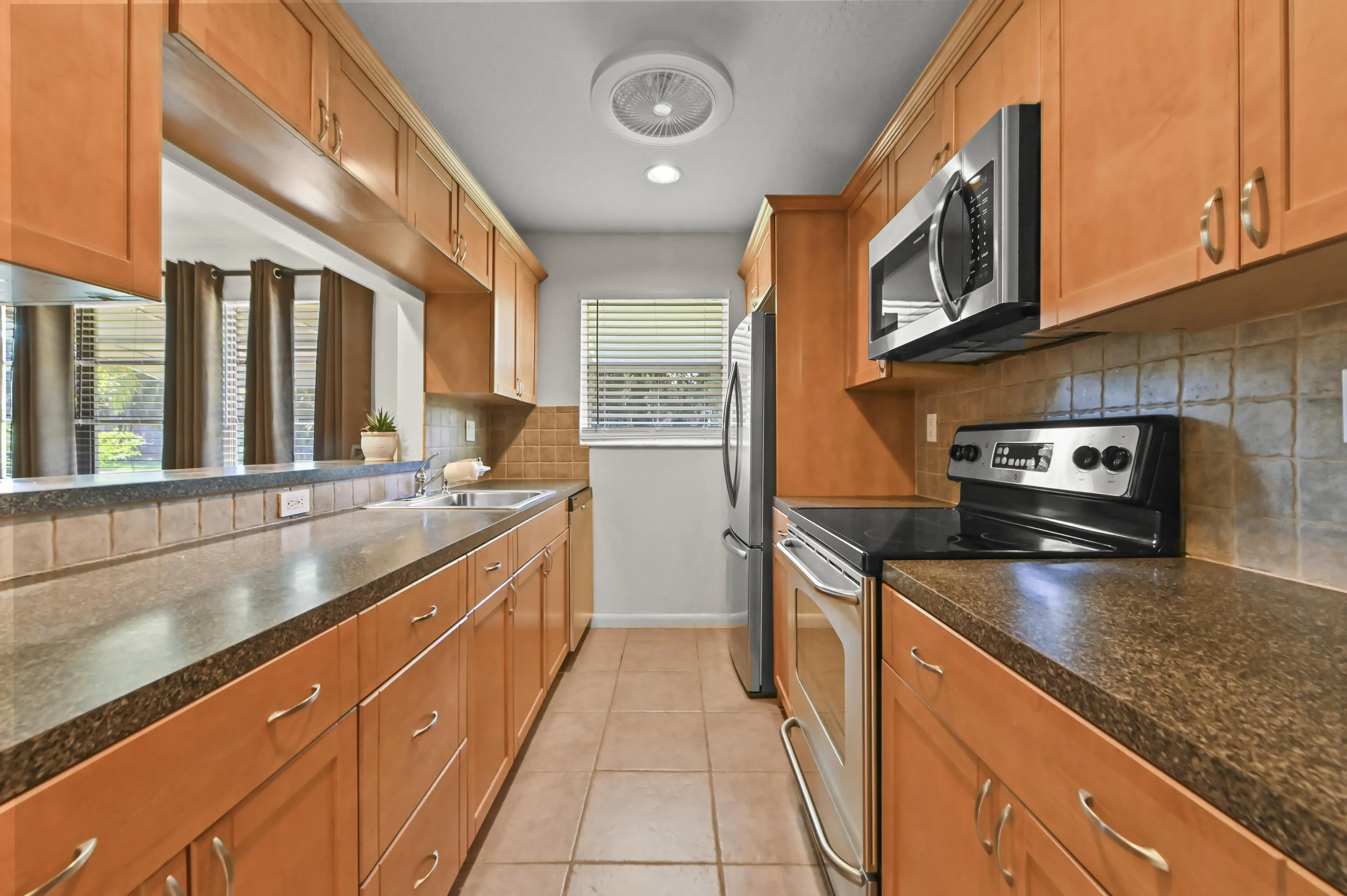11 Kitchen 01