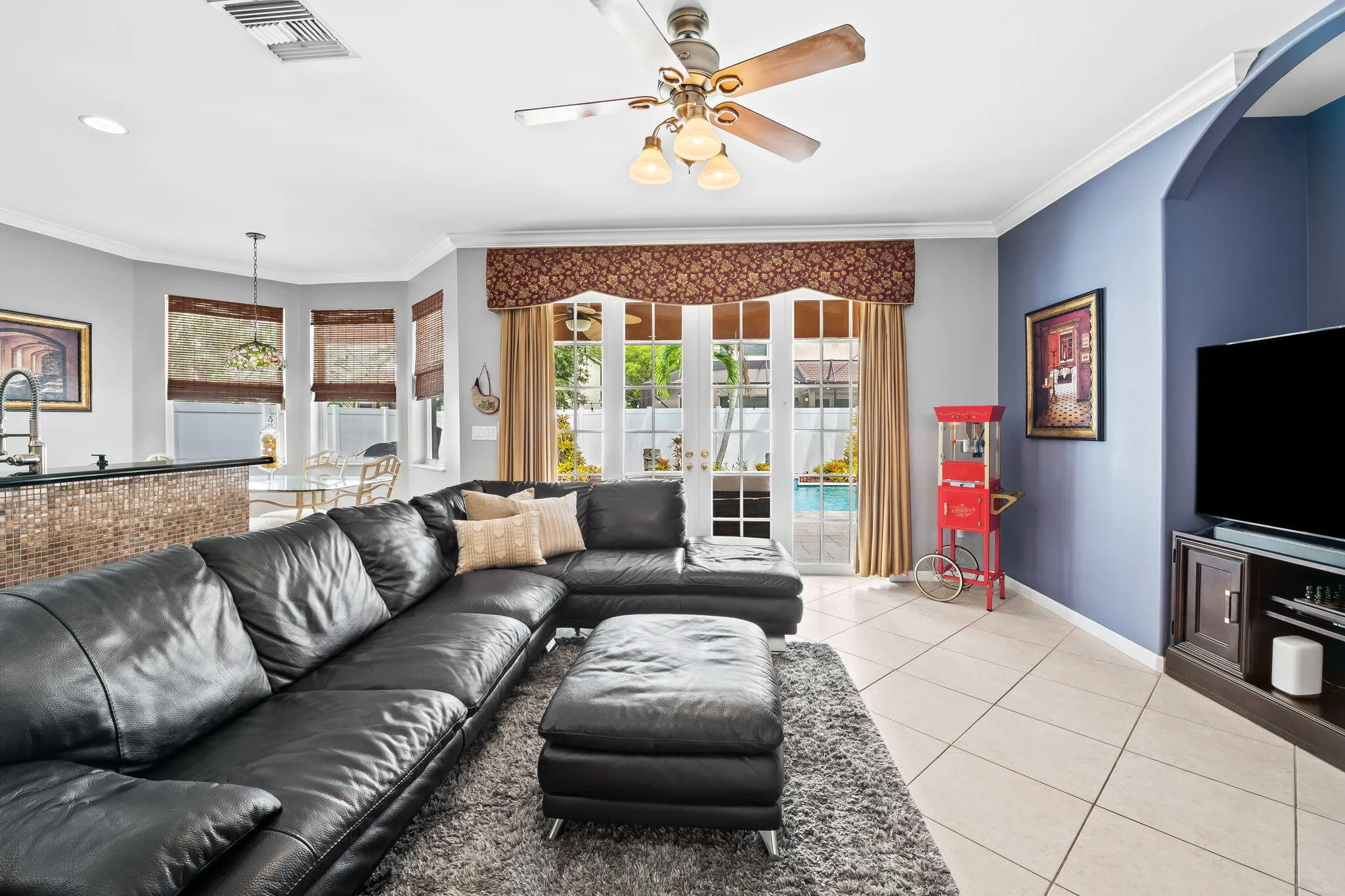 Living Area 2