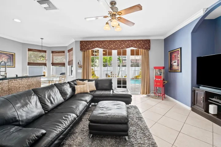 Living Area 2