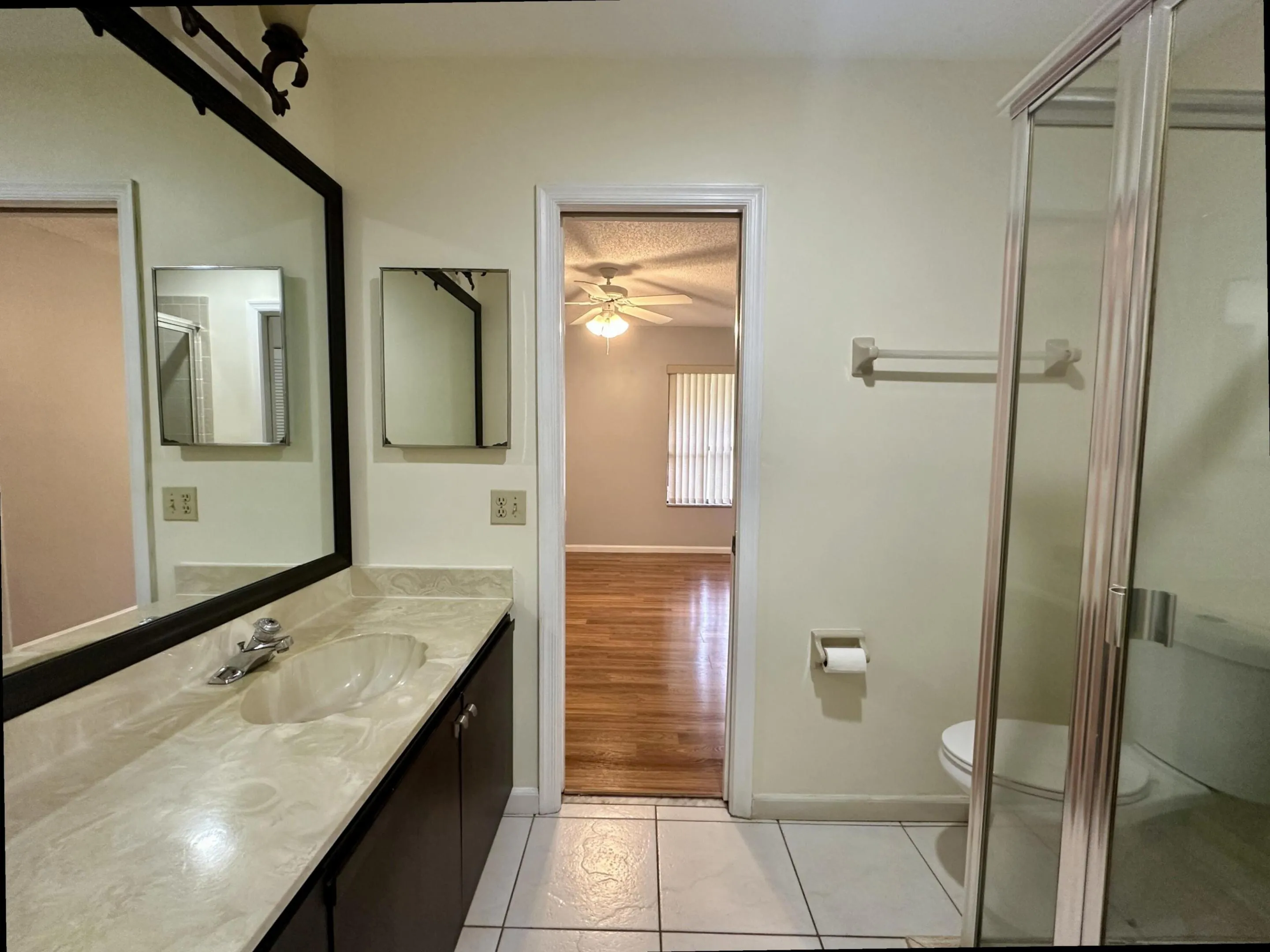 Entrance from hallway and from 2nd bedrooms