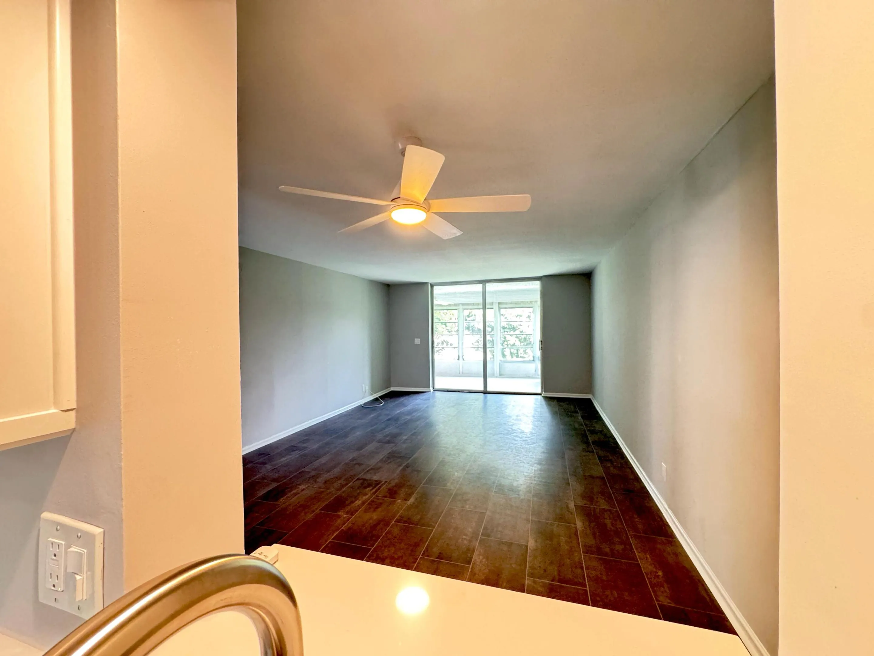 pass through from kitchen to living room