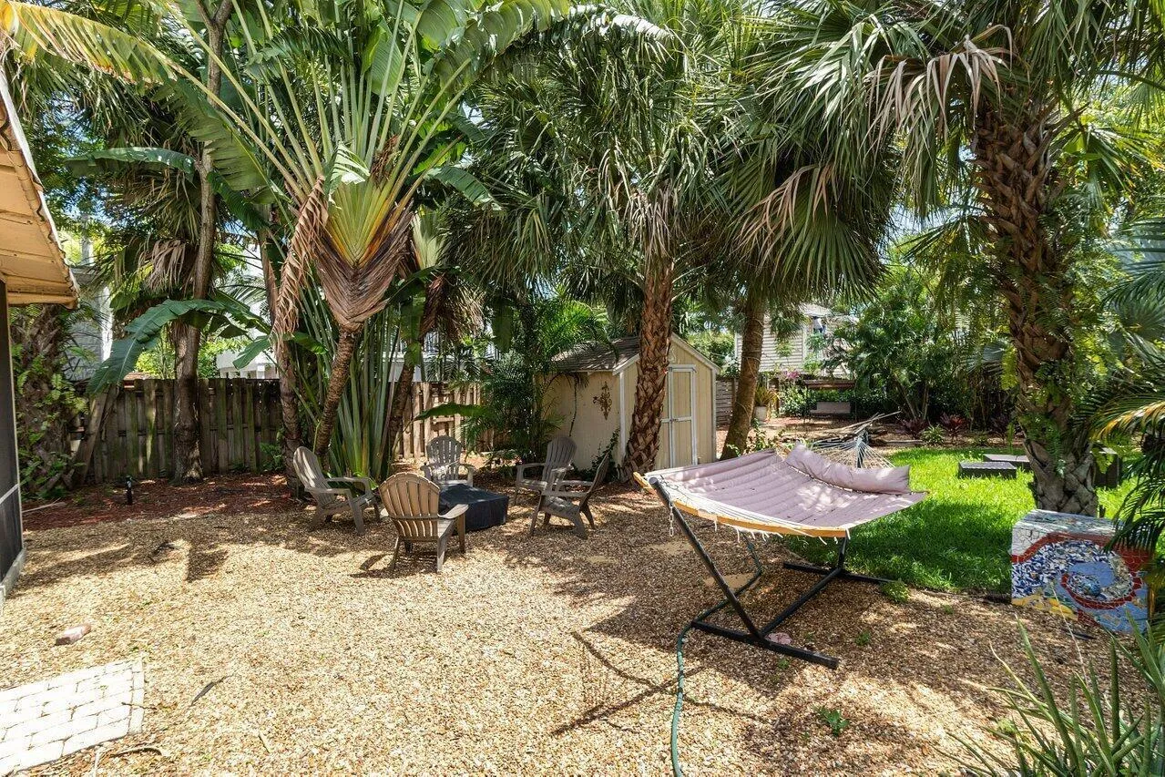 020-726NStreet-WestPalmBeach-FL-33401-SM