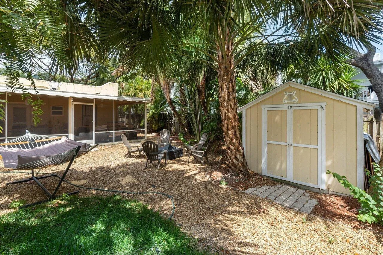 024-726NStreet-WestPalmBeach-FL-33401-SM