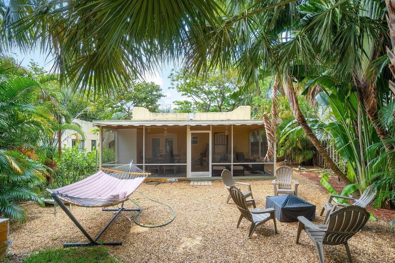 031-726NStreet-WestPalmBeach-FL-33401-SM