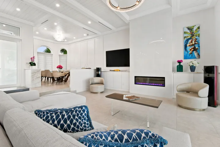 Living Room/Dining Room