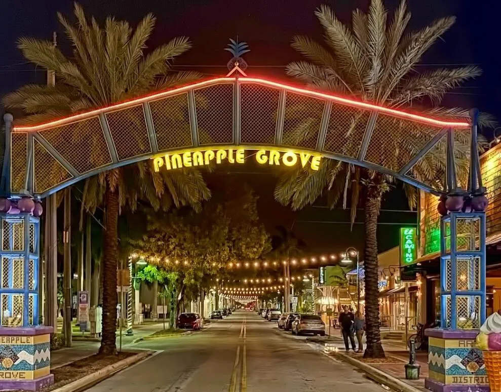 Restaurants and Art District