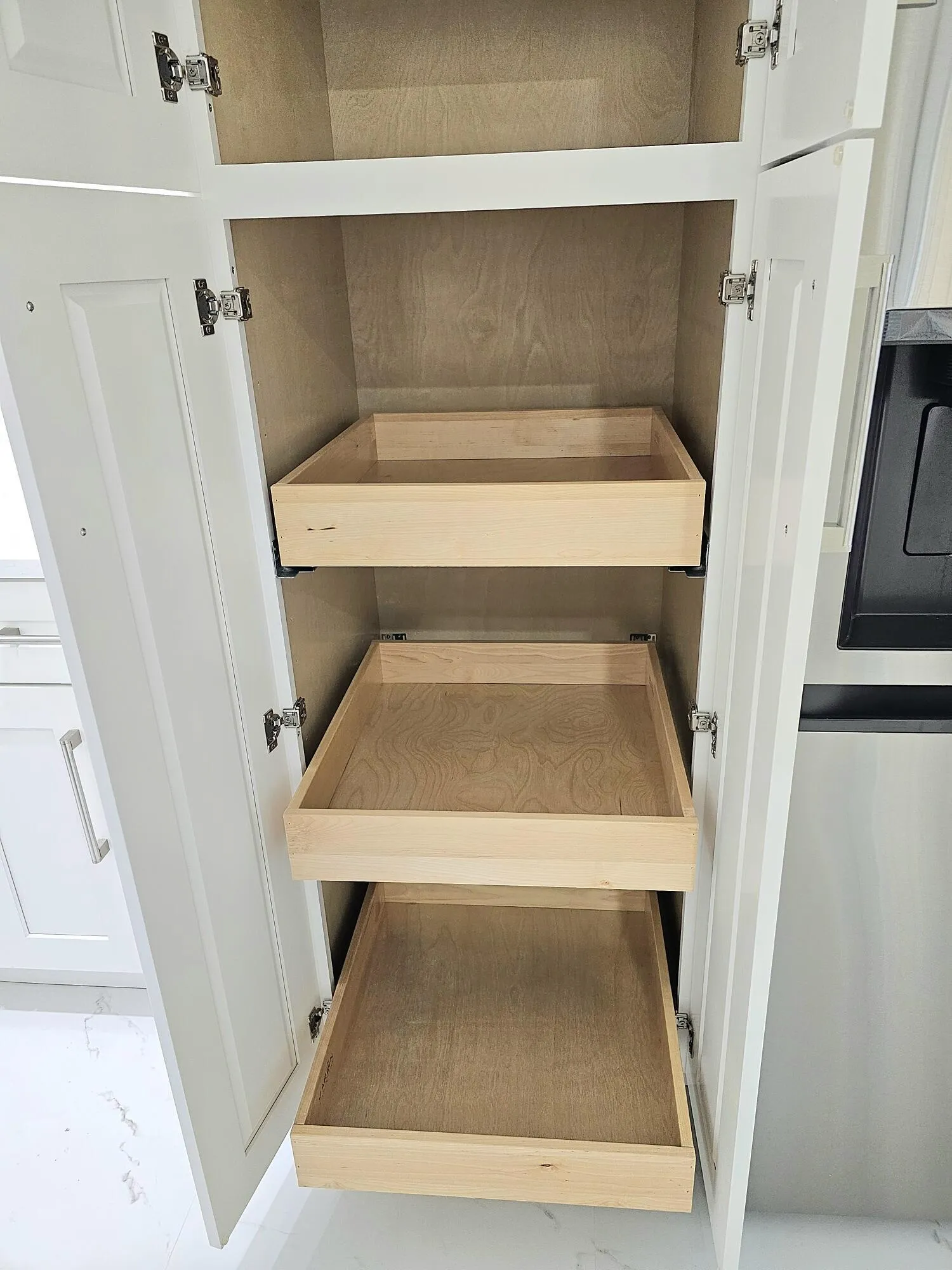 Gourmet Pantry with Pull-out Drawers