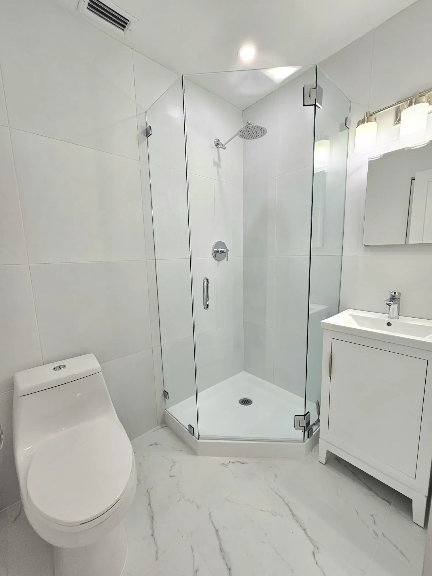 Second En-suite Bathroom, Custom Glass S