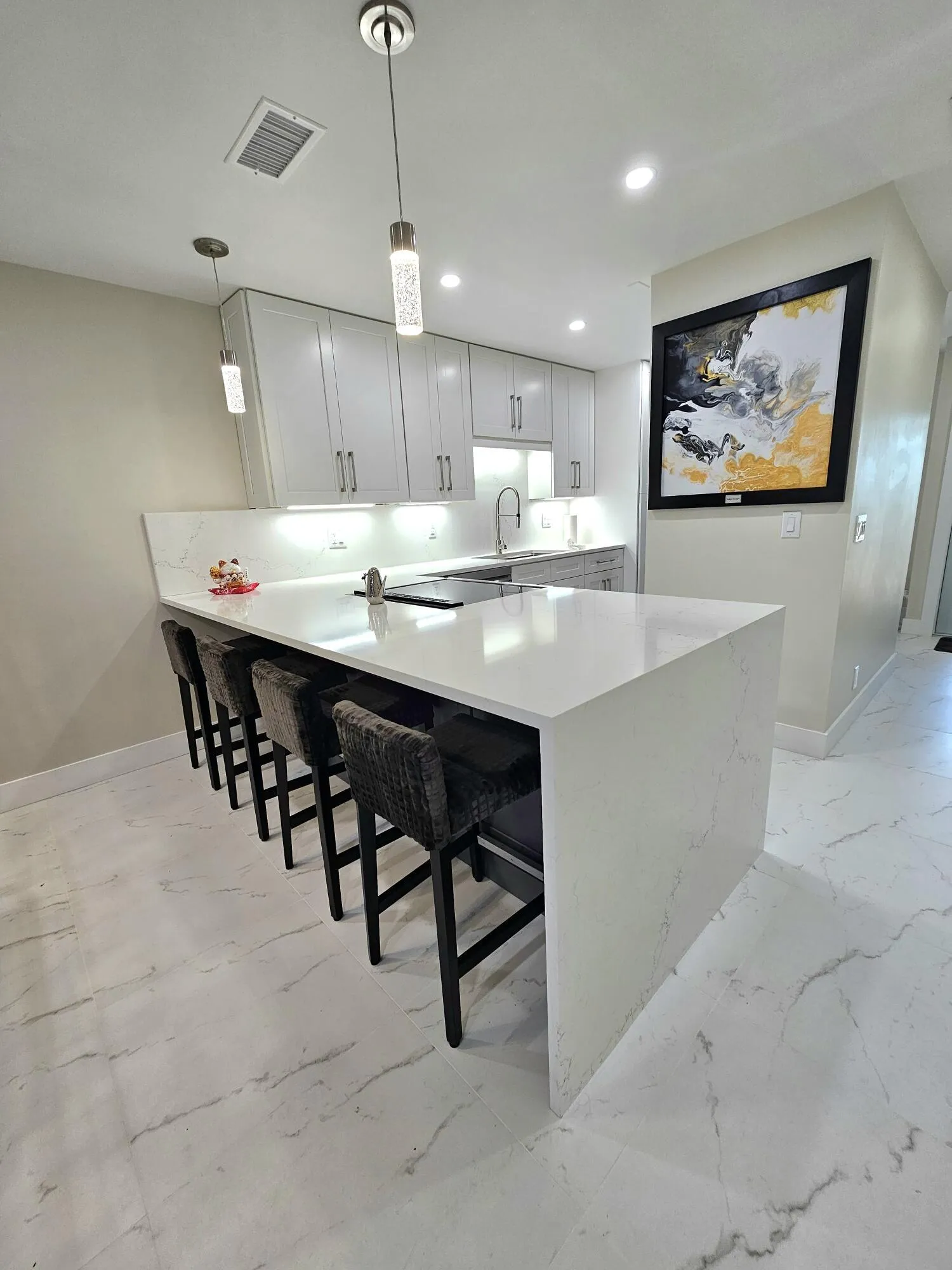 Oversized Quartz Penisula with Waterfall