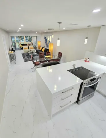 Luxury Condo, 1631 NW 18th Ave 201