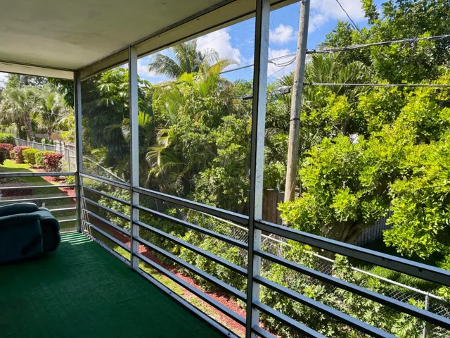 balcony