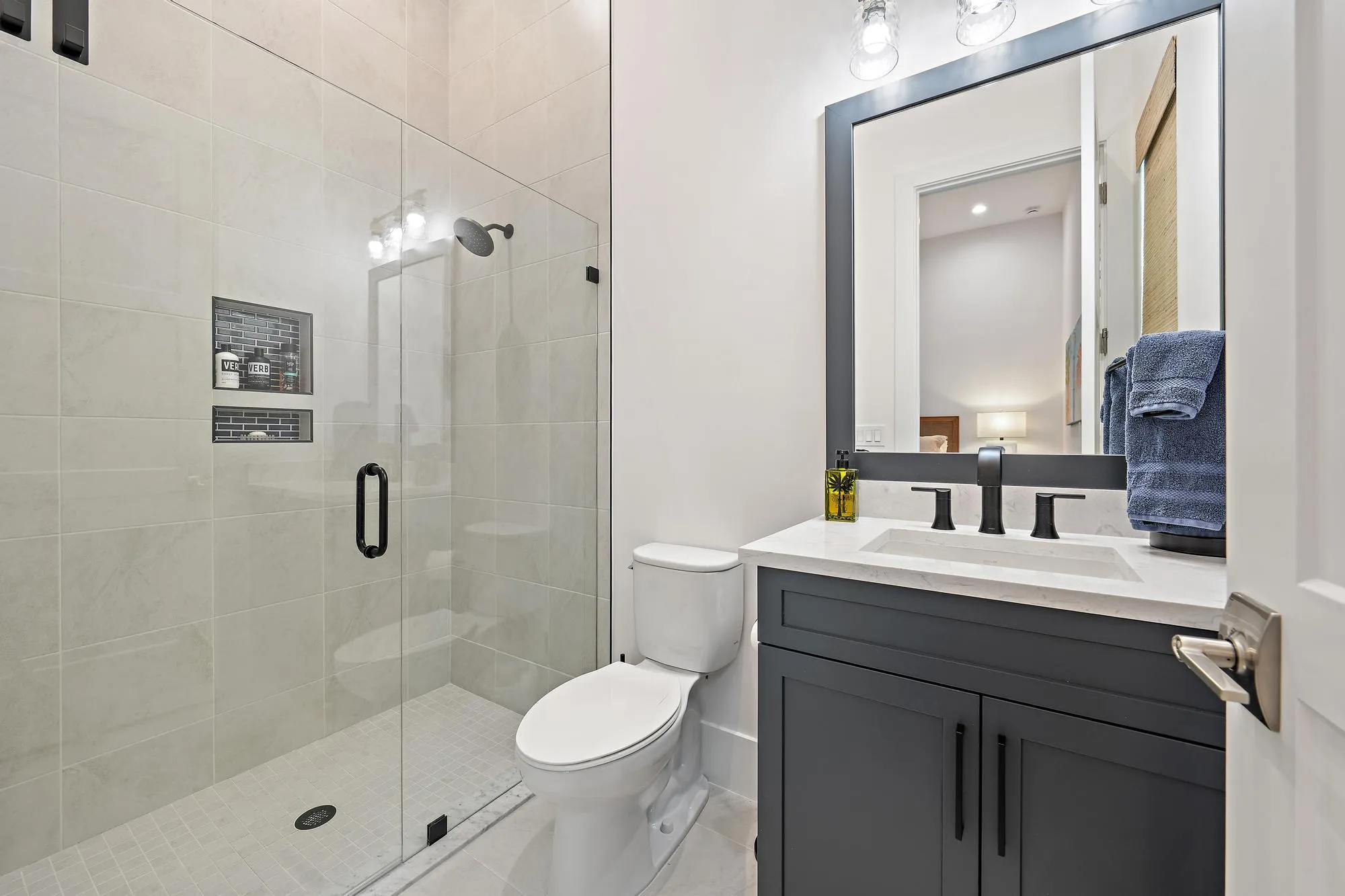 Guest Bathroom 2