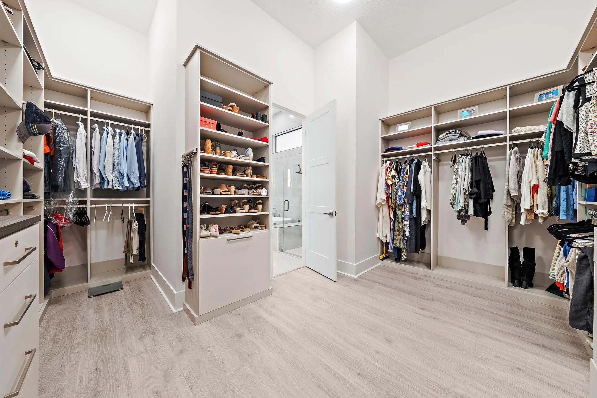 Entended Primary Closet