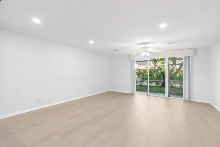 12-web-or-mls-7107 Woodmont Way, Tamarac