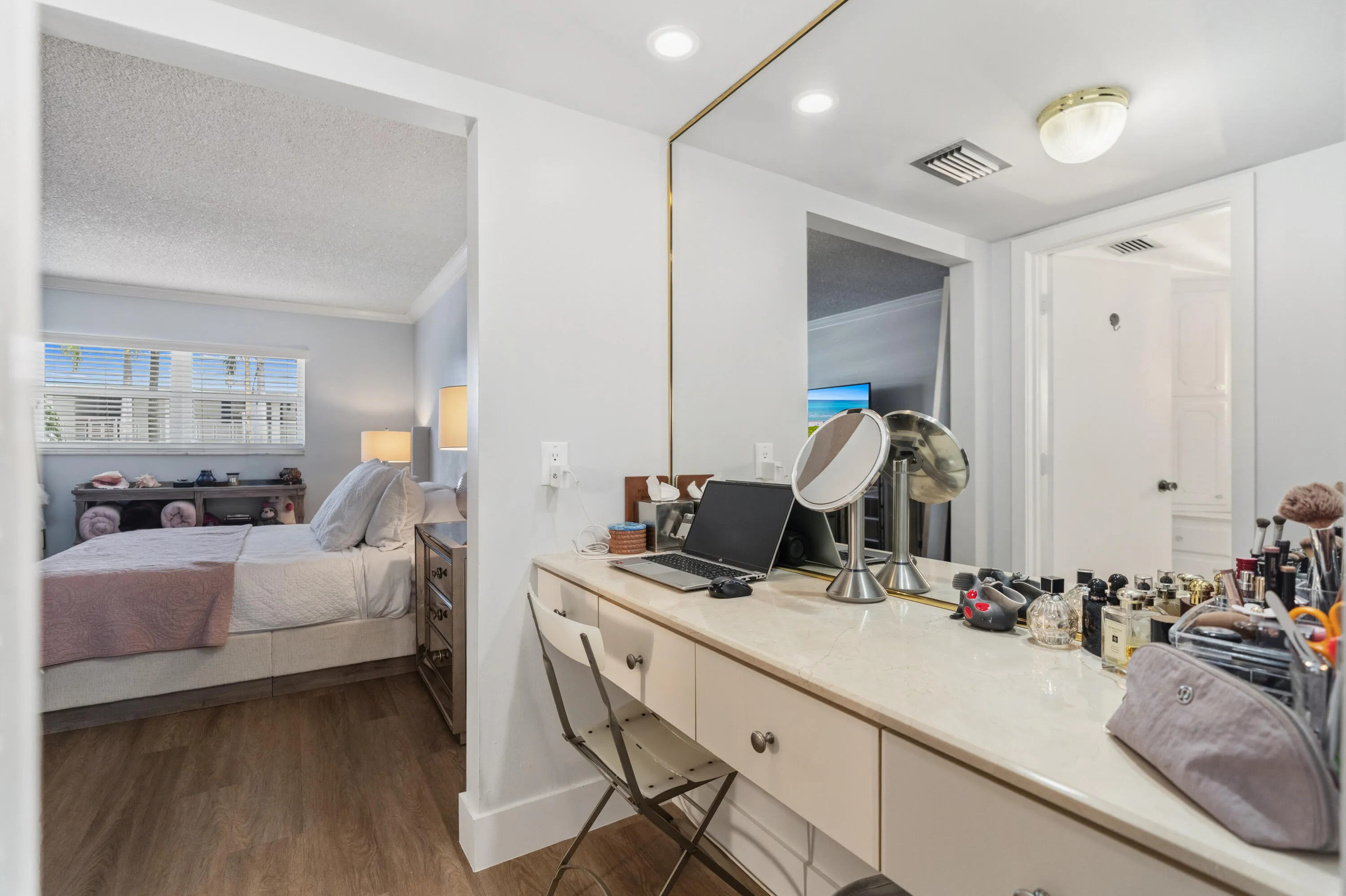 Primary Dressing Area