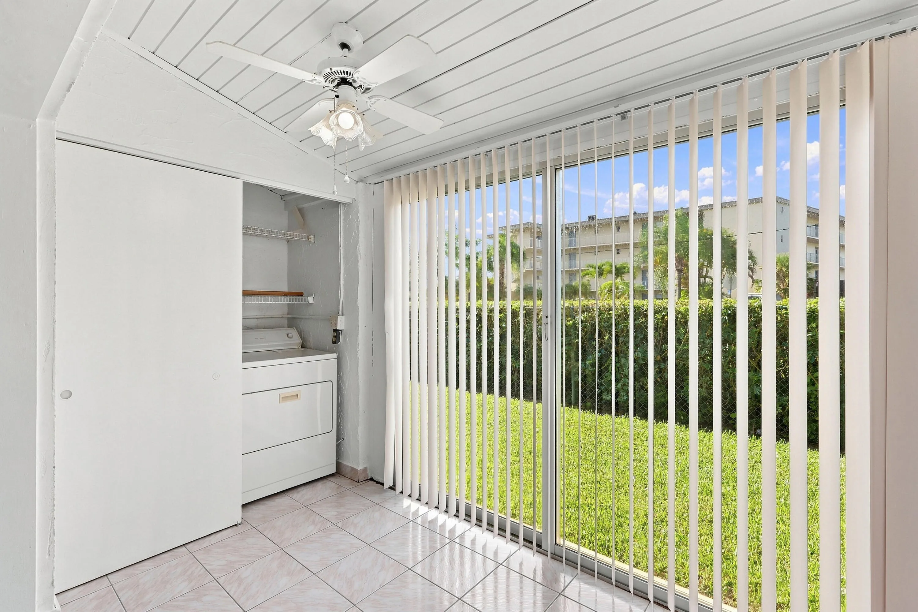 Laundry & Sun Room 3