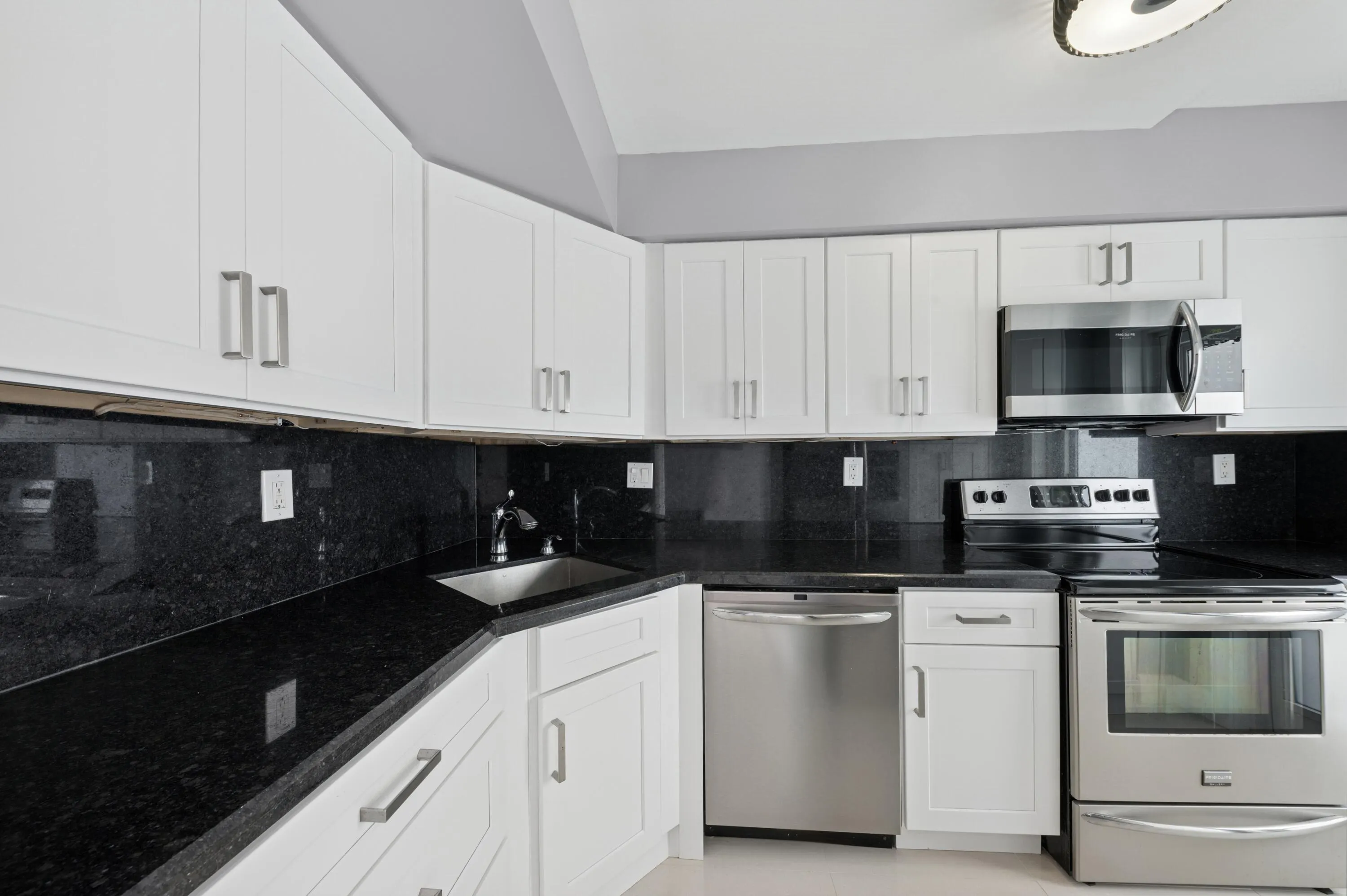 520 kitchen 2