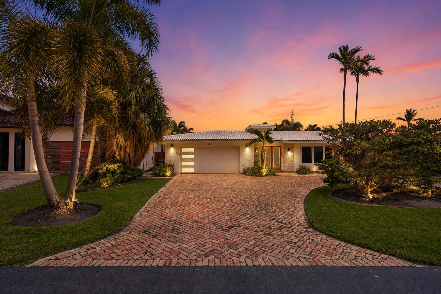4710 NE 27th-0002