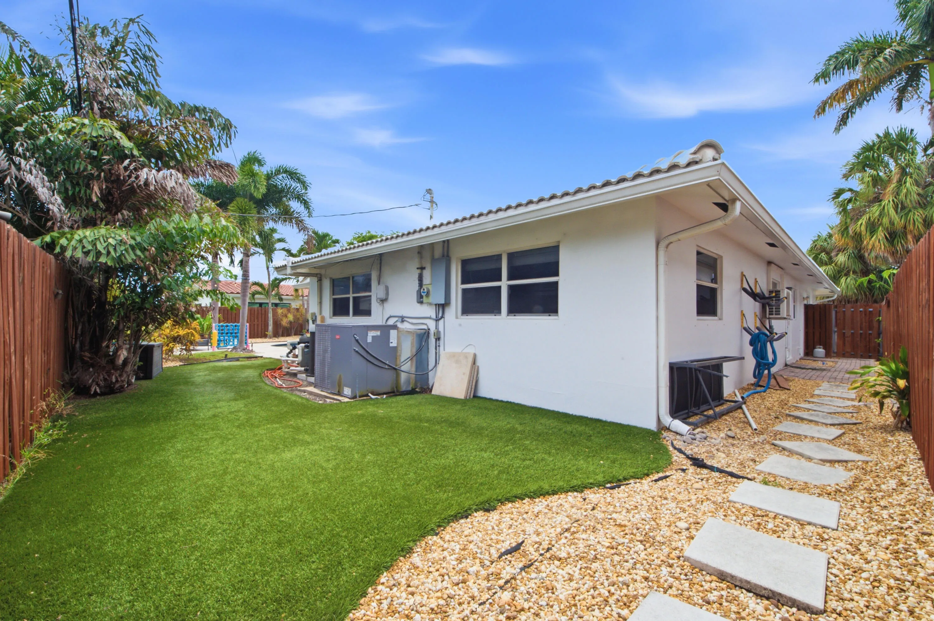 4710 NE 27th-0053