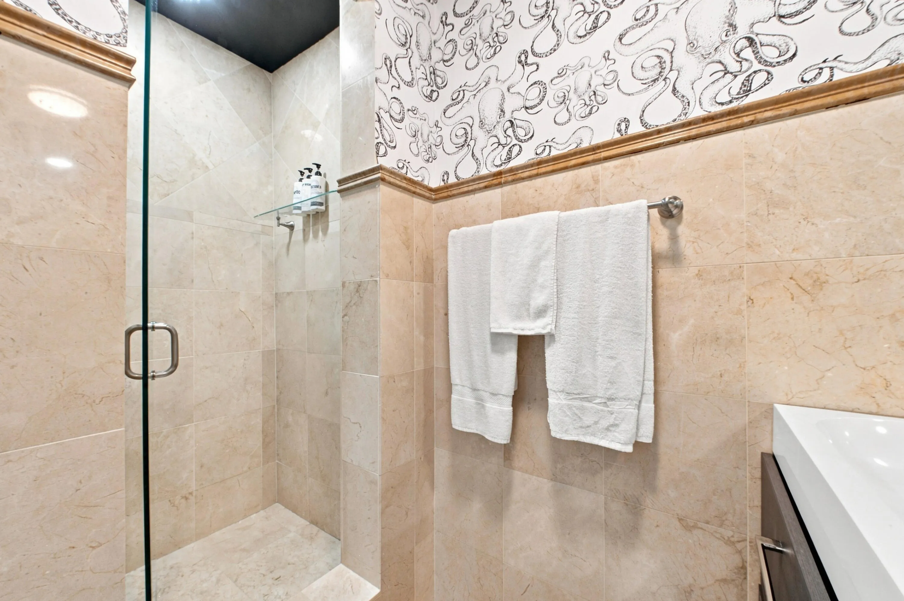 4710 NE 27th-0043
