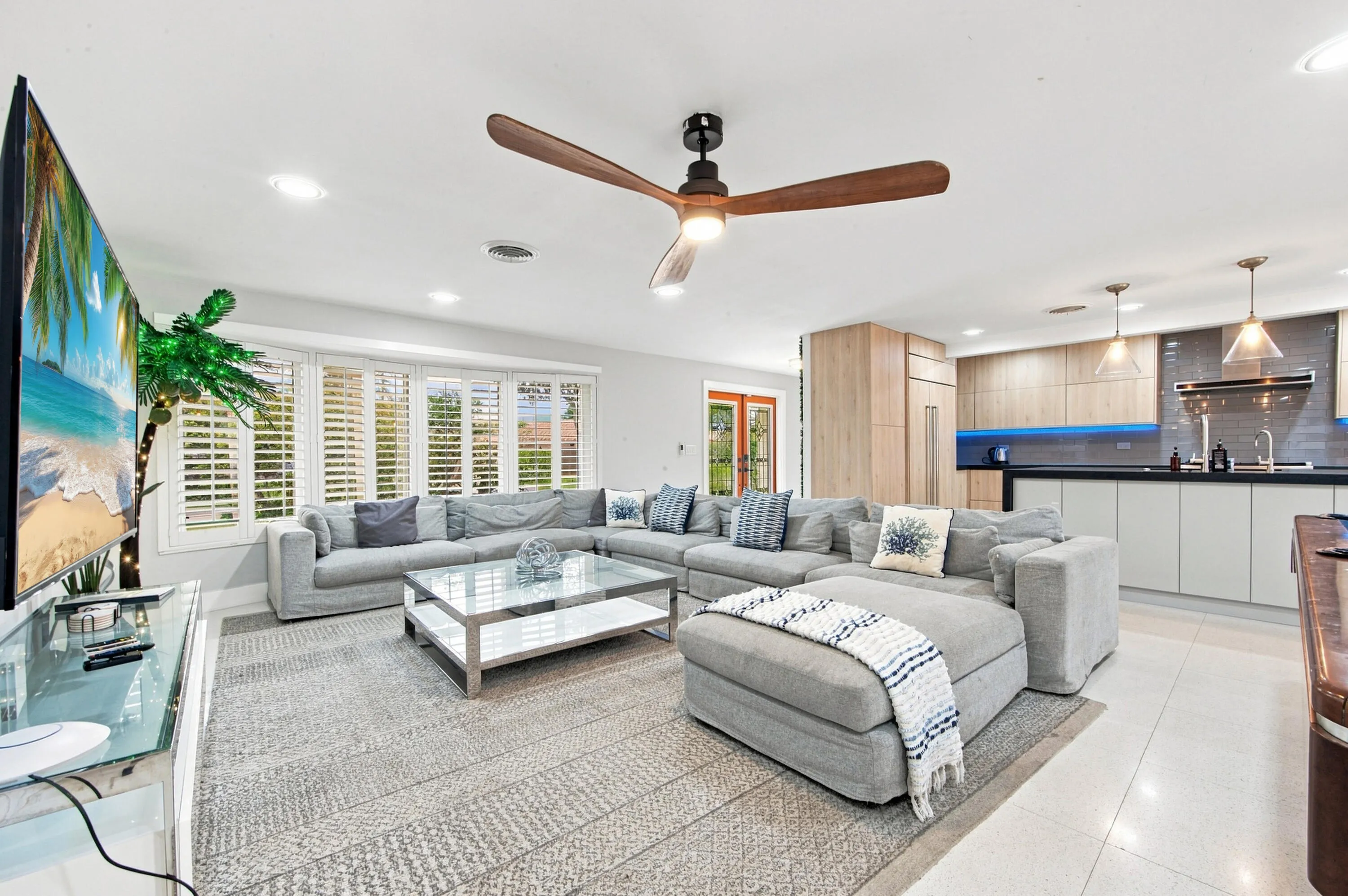 4710 NE 27th-0011
