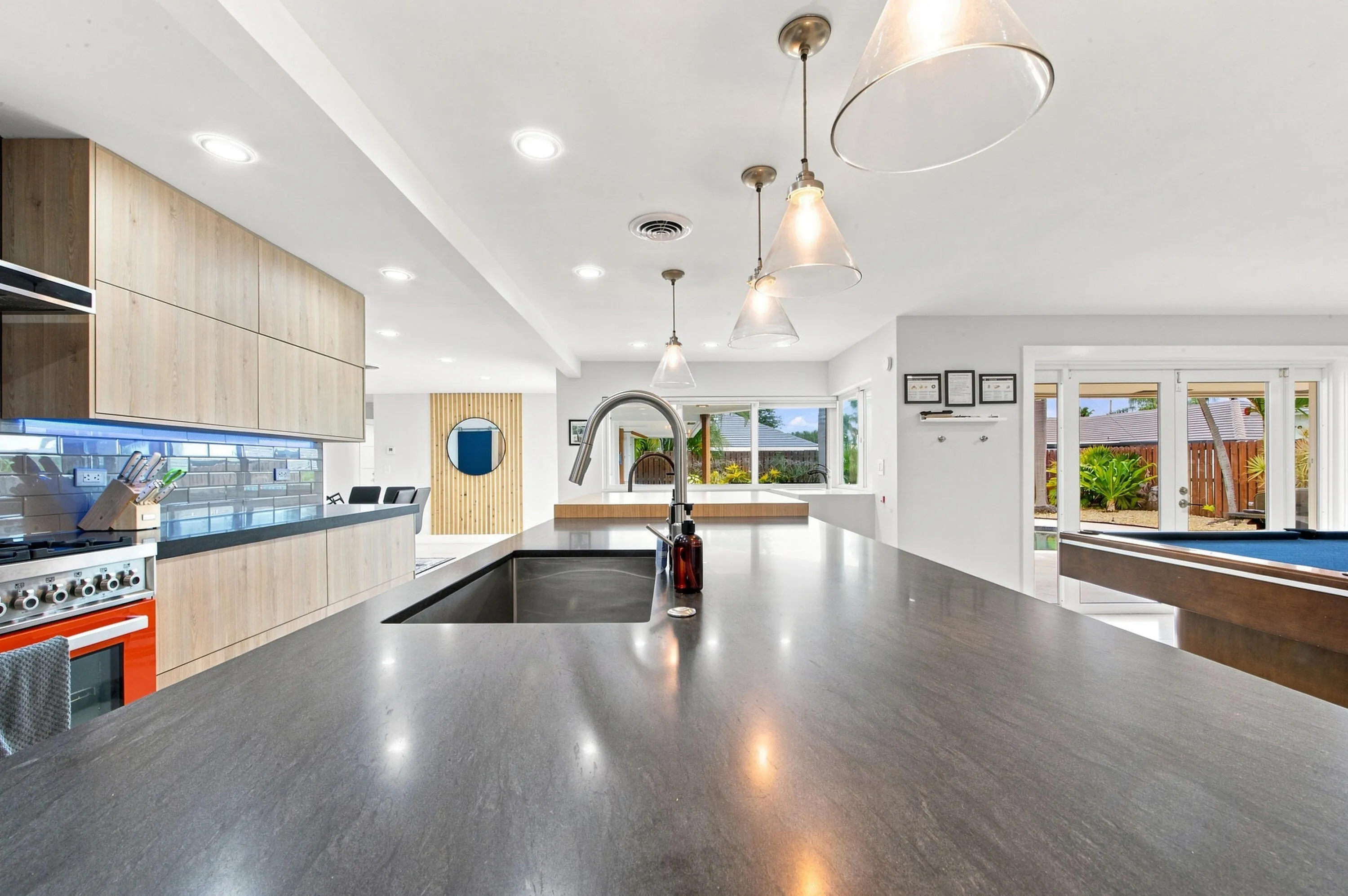 4710 NE 27th-0024
