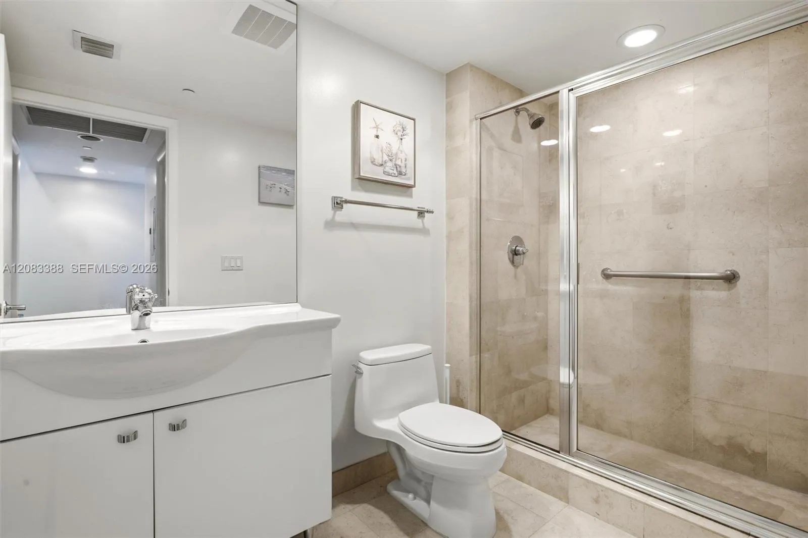 Well Appointed Second​​‌​​​​‌​​‌‌​‌‌​​​‌‌​‌​‌​‌​​​‌​​ Bathroom