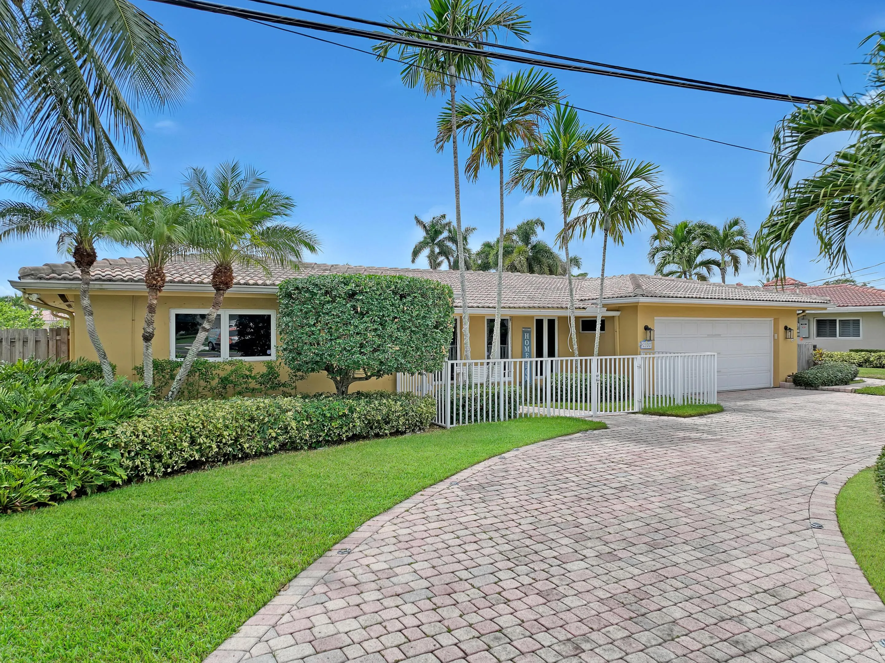 2100 NE 30th (42)