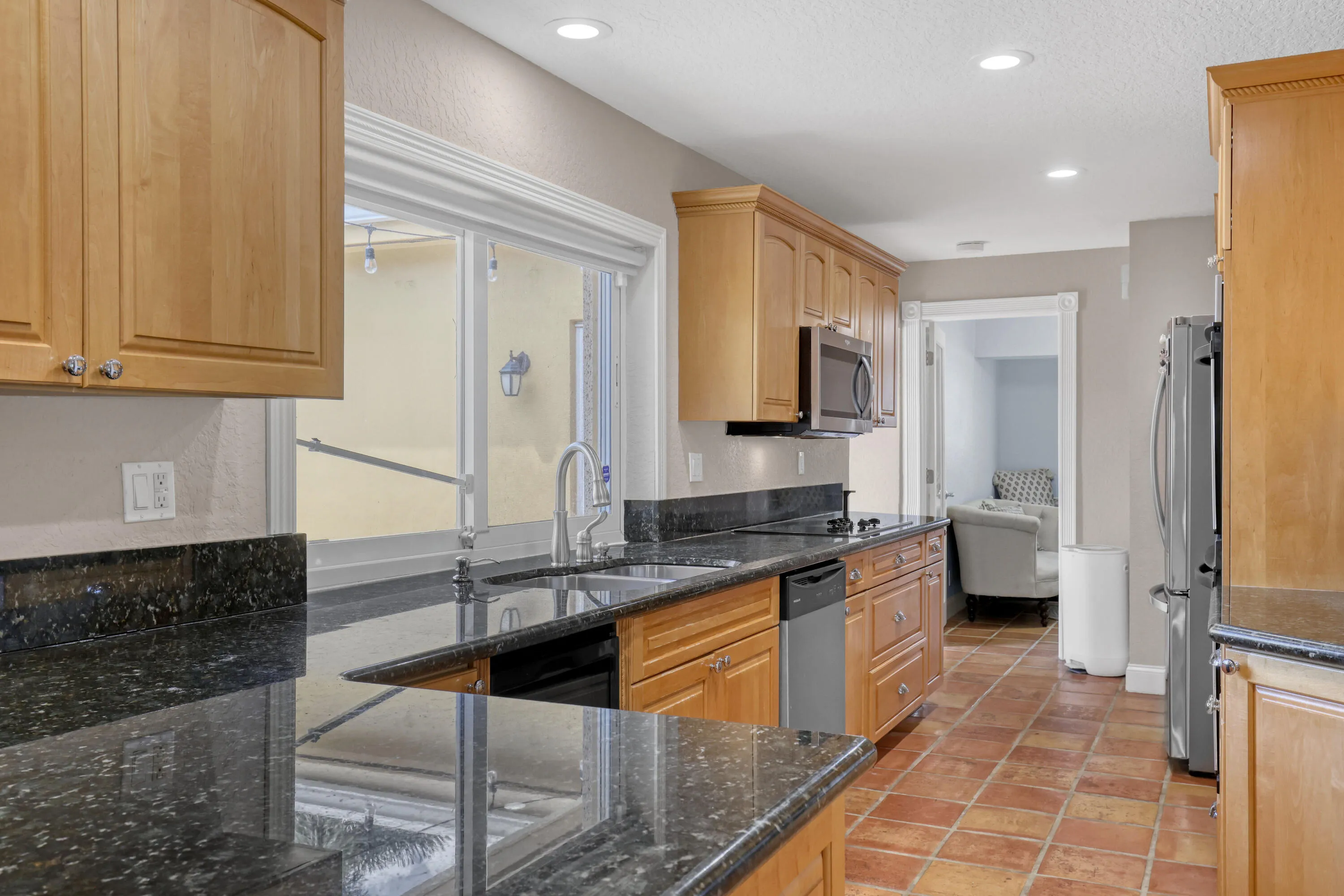 2100 NE 30th (16)