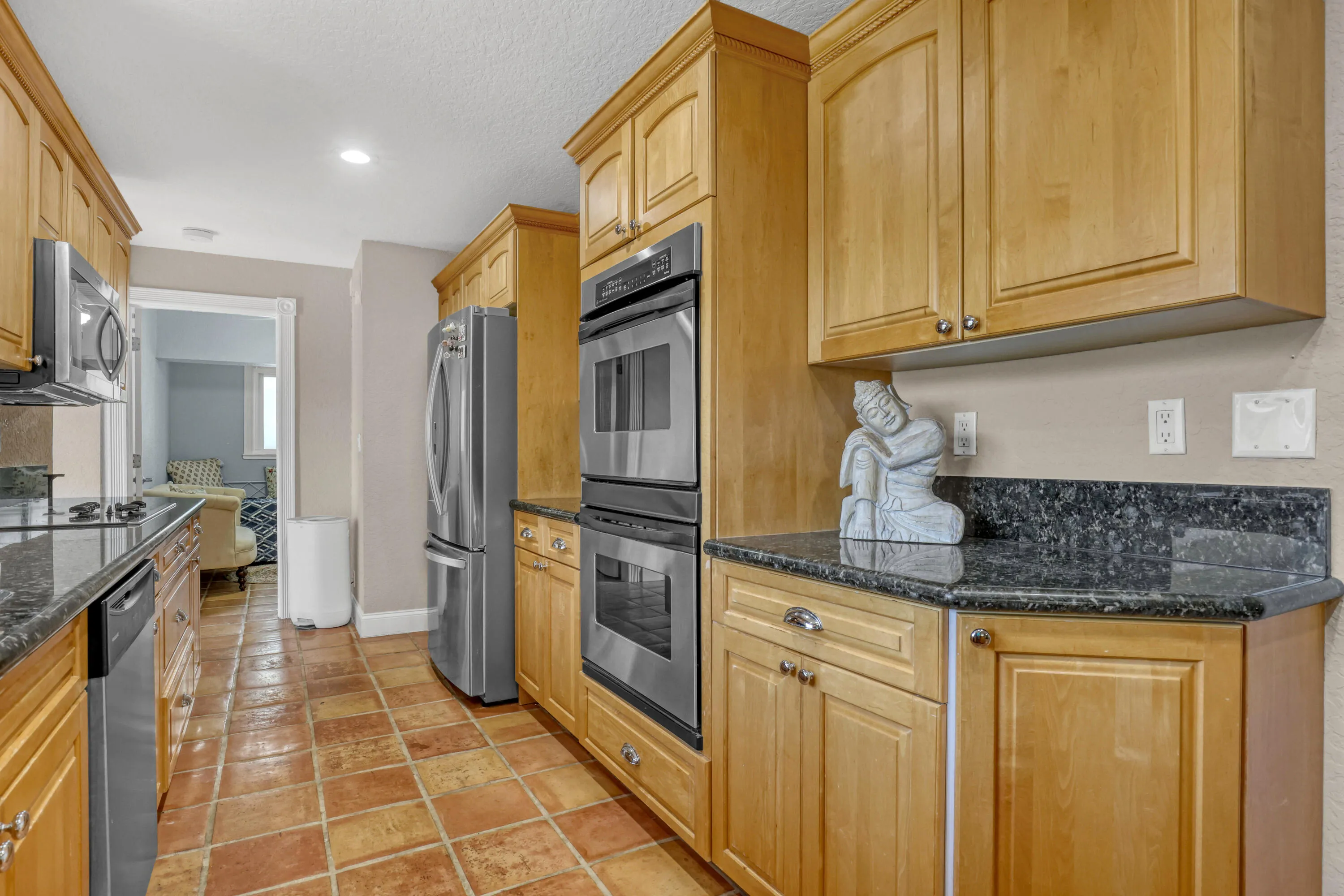 2100 NE 30th (19)