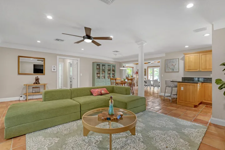 2100 NE 30th (11)