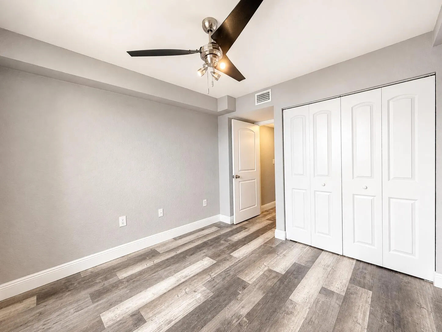 Second Bedroom - Doorway