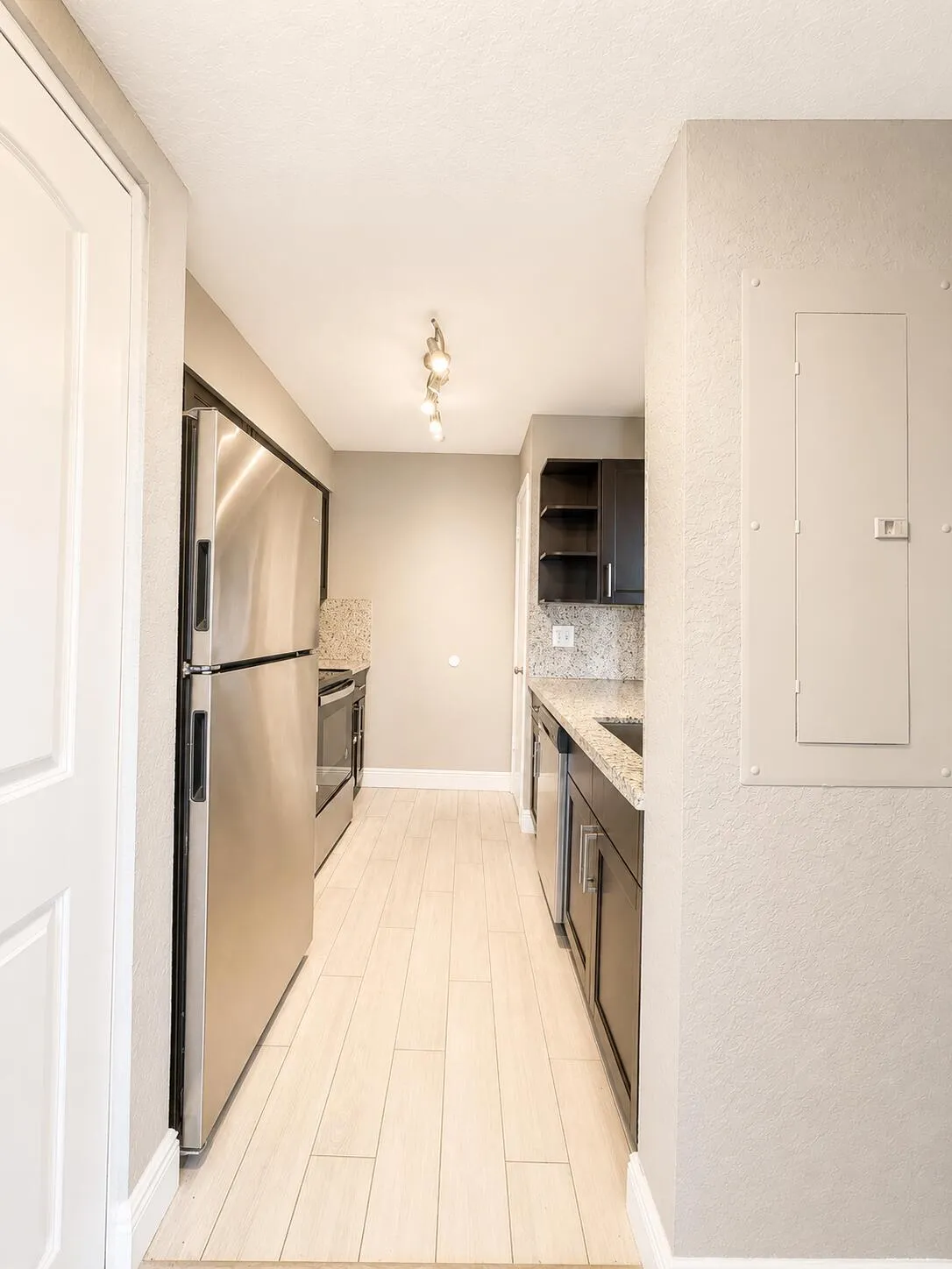 Kitchen - Entry