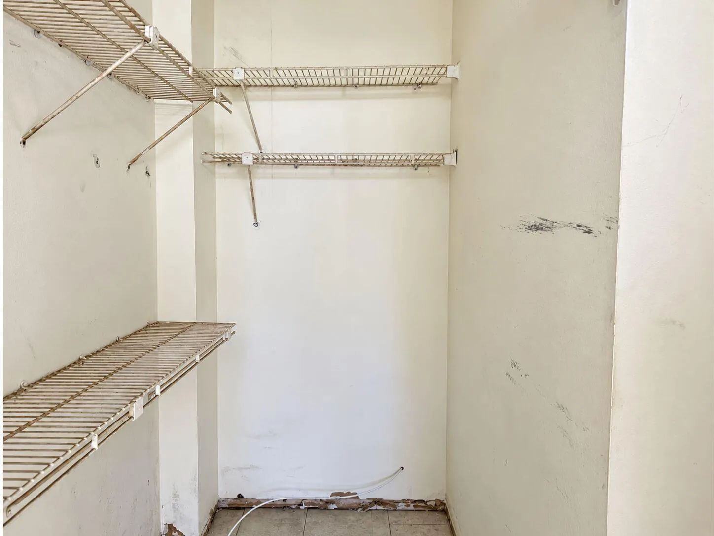 Walk-in-closet