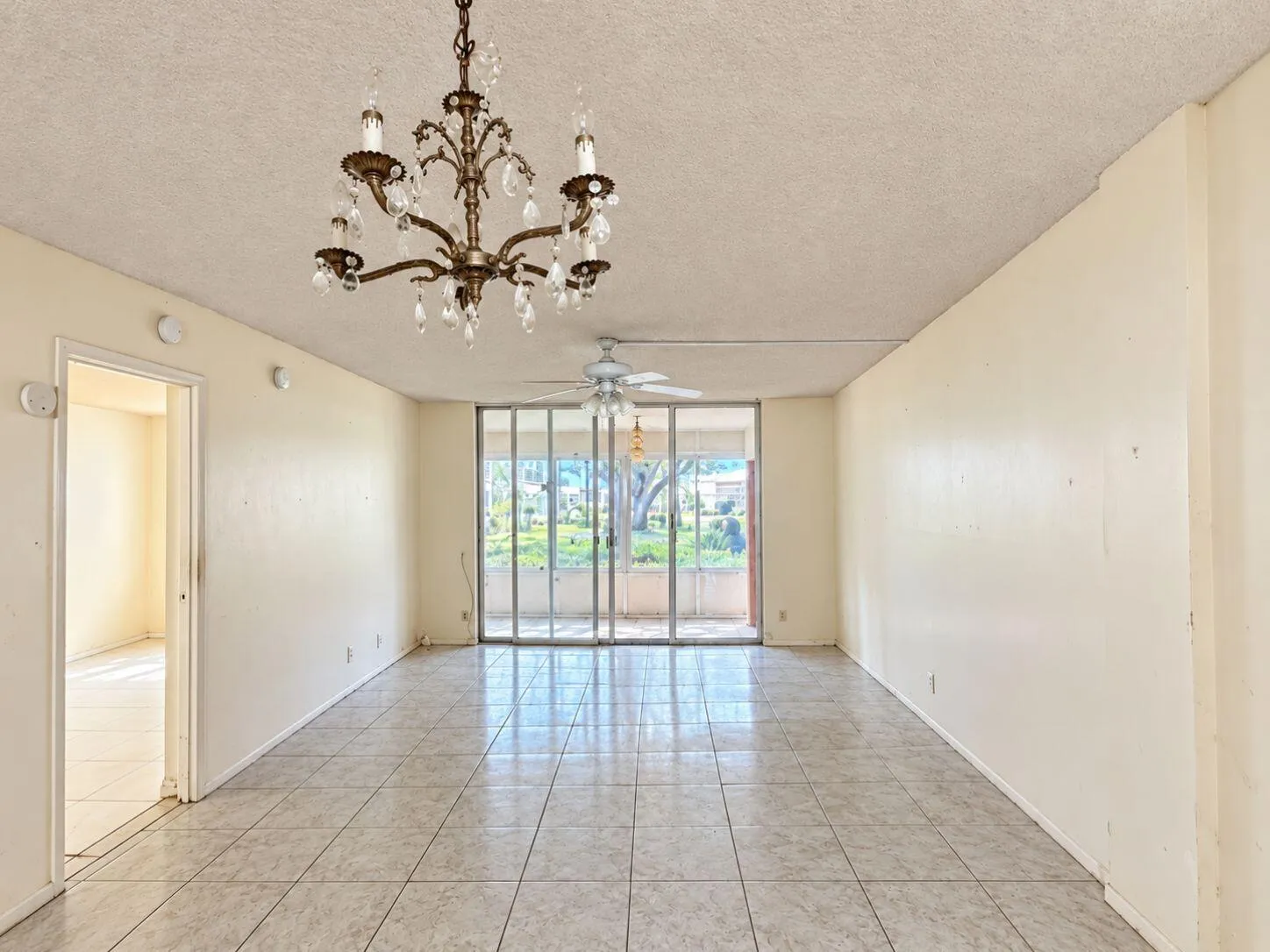 Living Dining Area