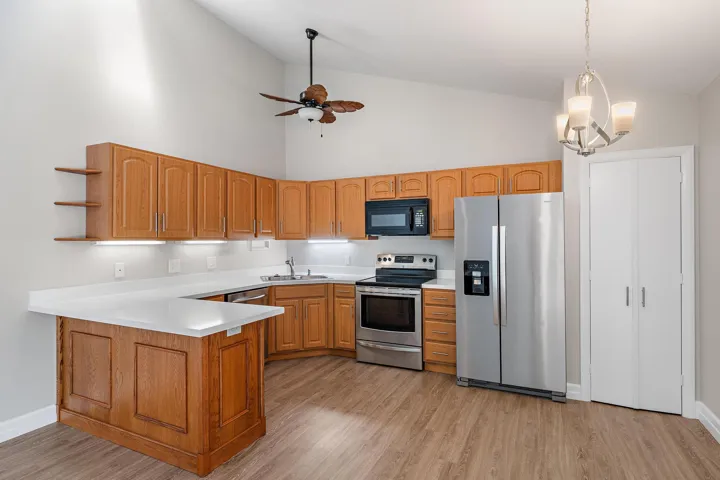 5896 Golden Eagle Cir-8