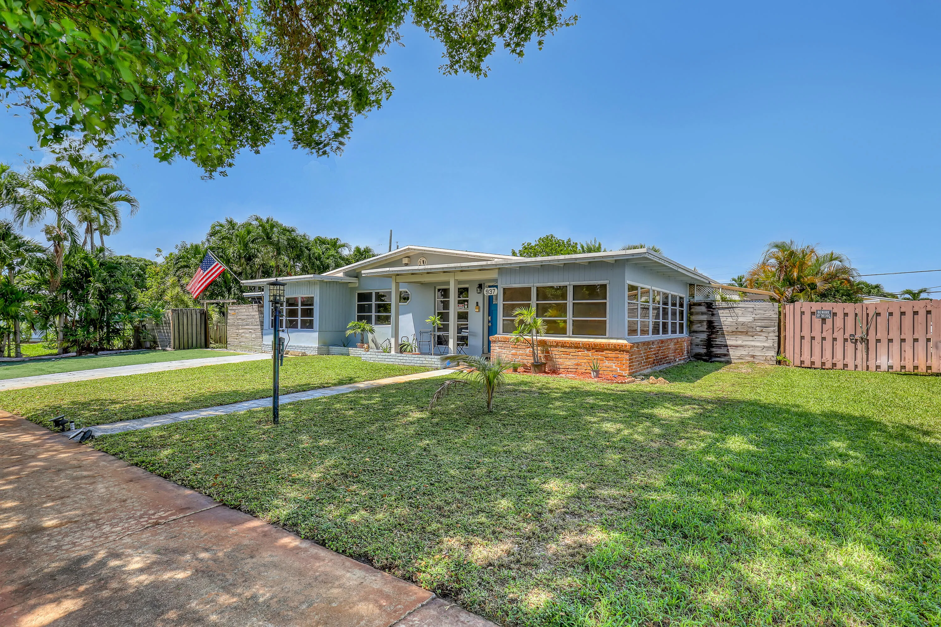 937 W Duval (3)