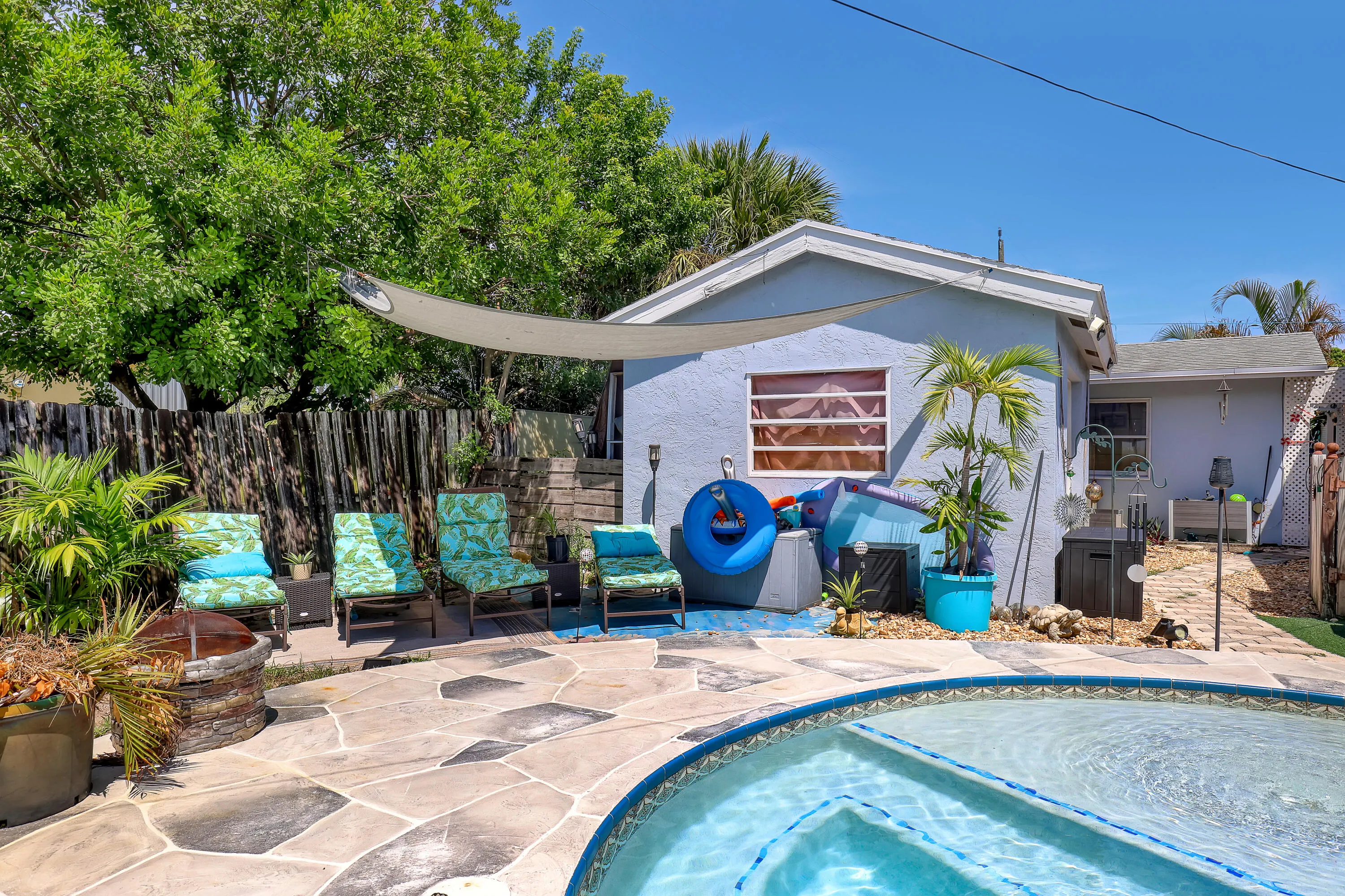 937 W Duval (38)
