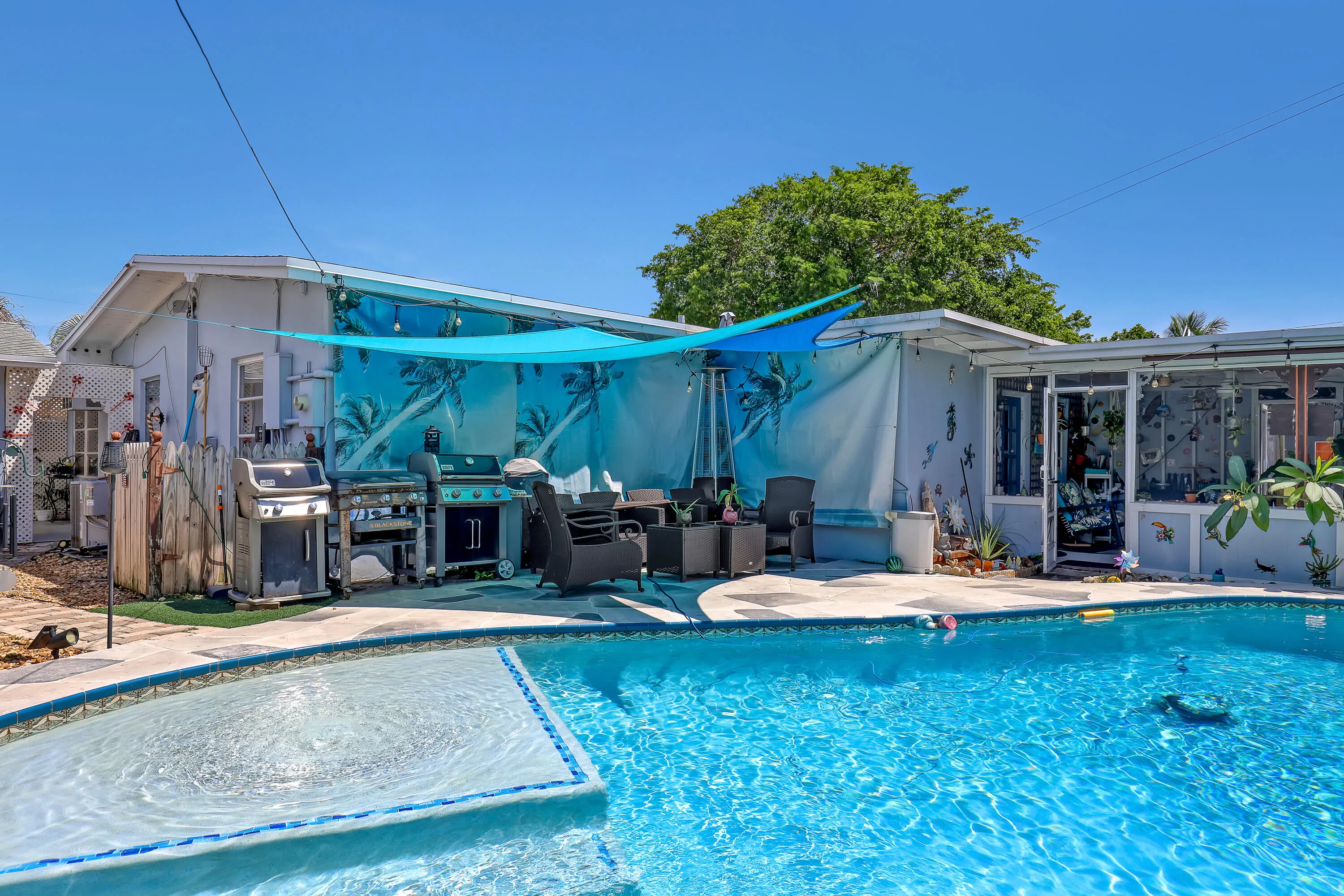 937 W Duval (40)